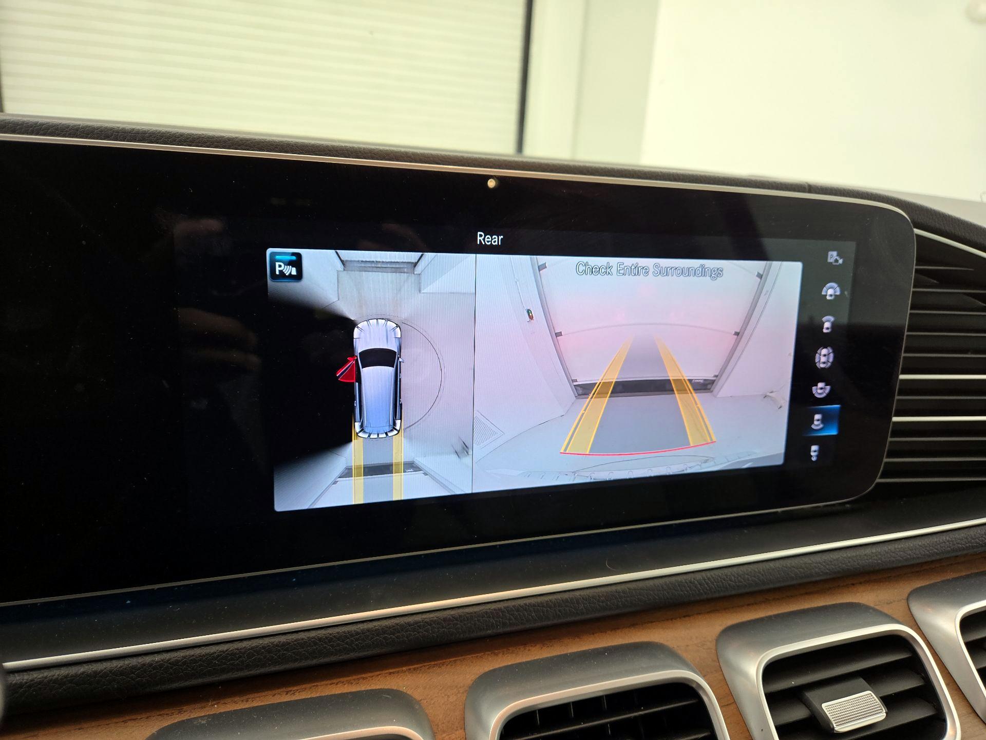 Thumbnail: 2022 Mercedes-Benz GLS - 15