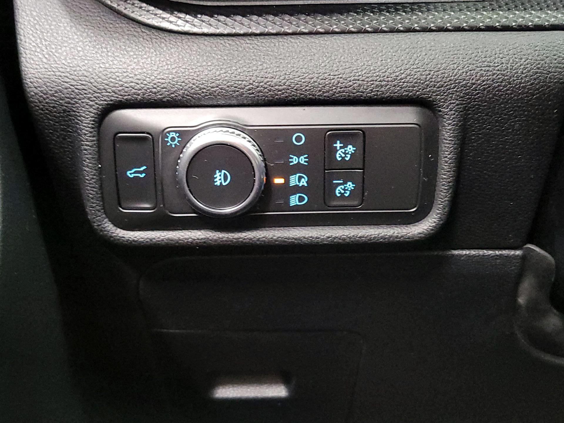 Thumbnail: 2021 Ford Explorer - 13