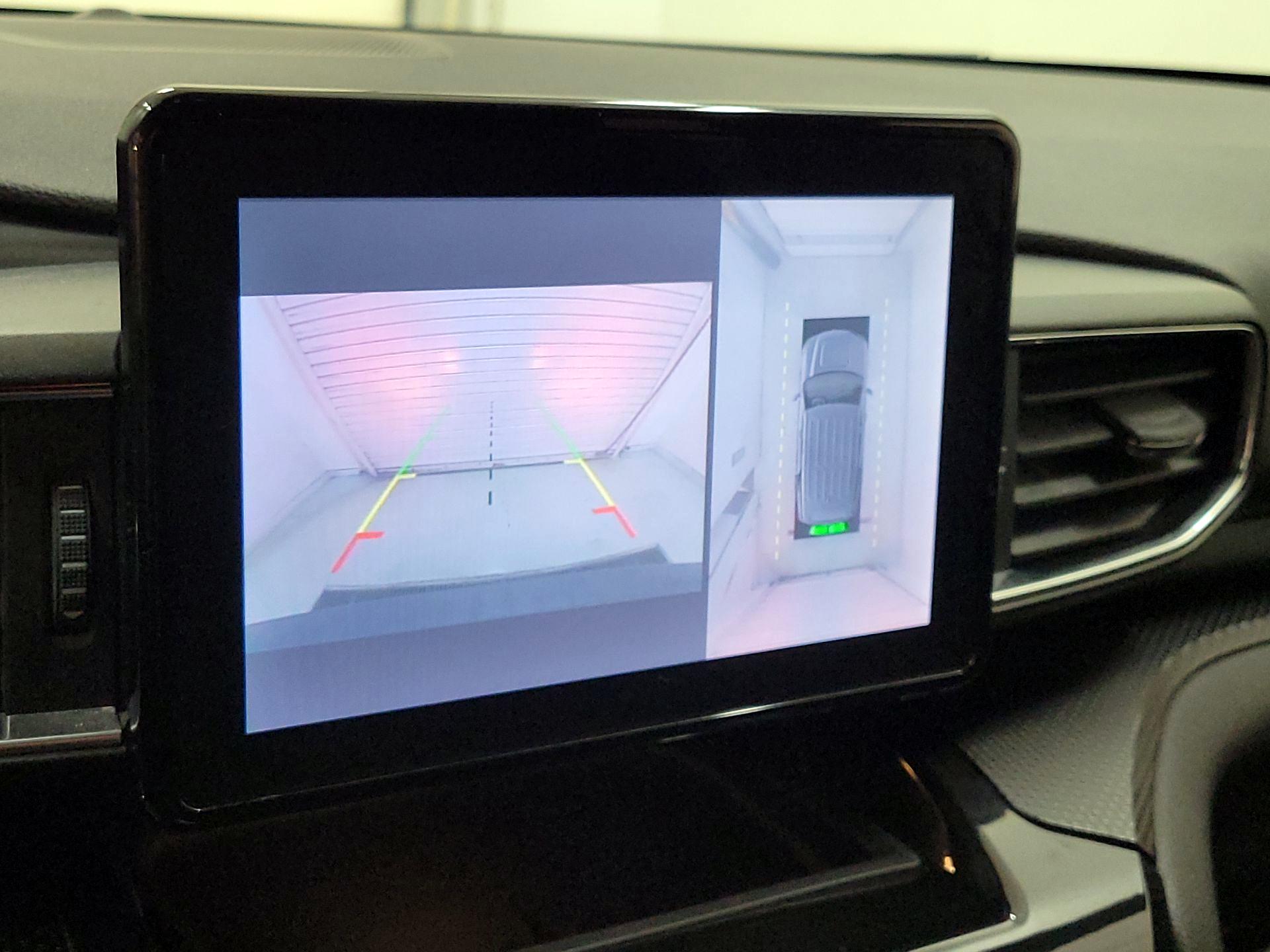 Thumbnail: 2021 Ford Explorer - 15