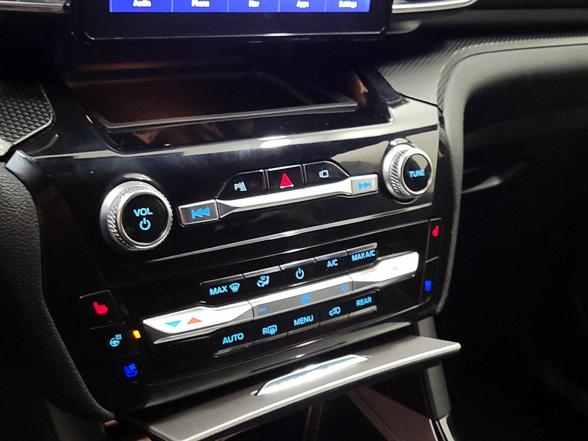 Thumbnail: 2021 Ford Explorer - 17