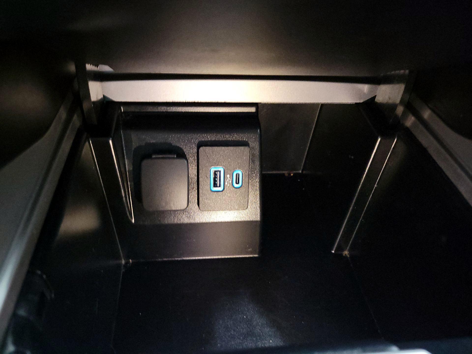 Thumbnail: 2021 Ford Explorer - 19