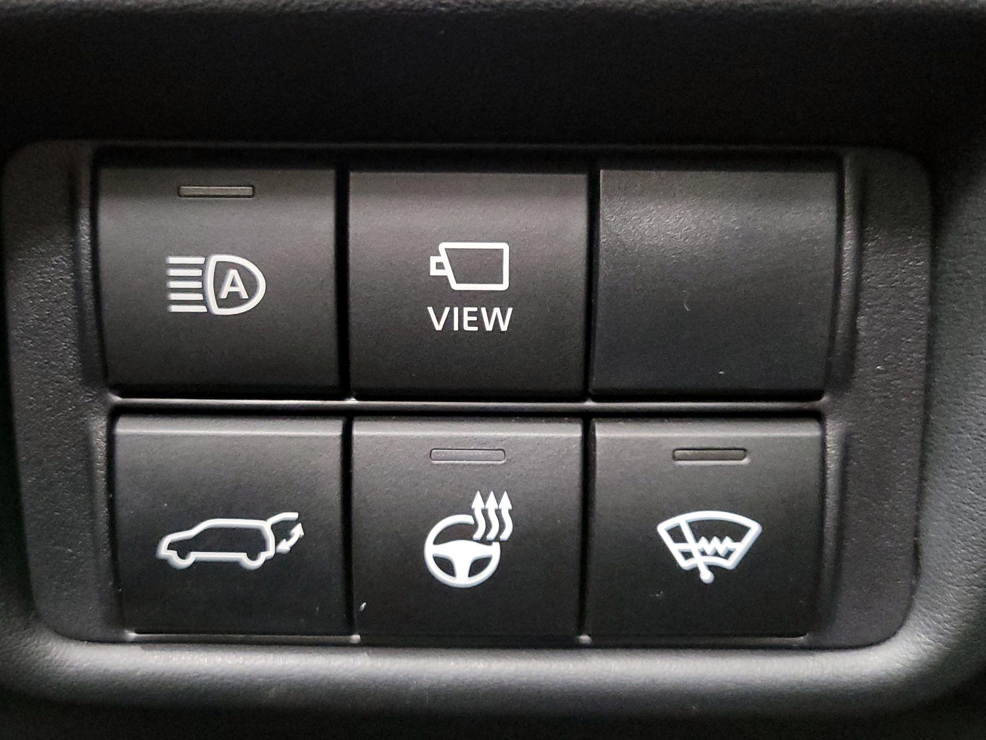 Thumbnail: 2022 Toyota Highlander - 13