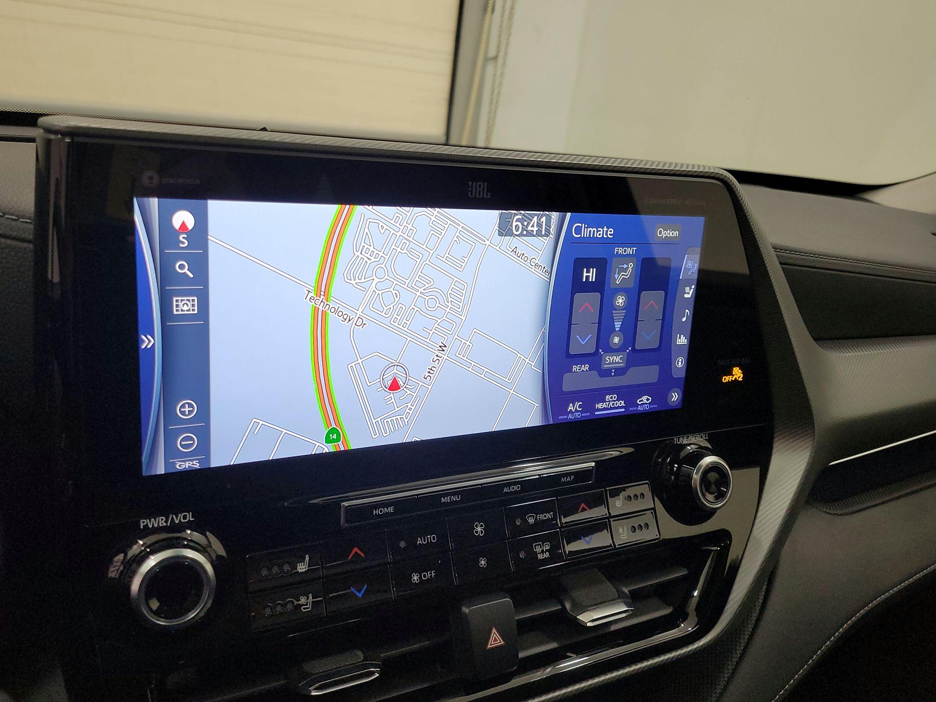 Thumbnail: 2022 Toyota Highlander - 14