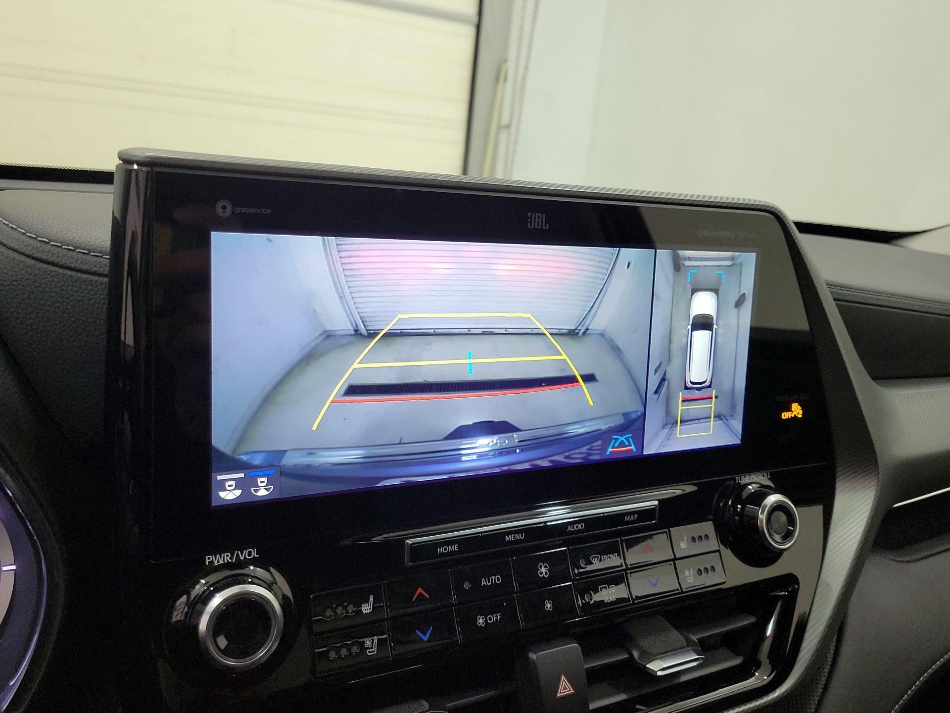 Thumbnail: 2022 Toyota Highlander - 15