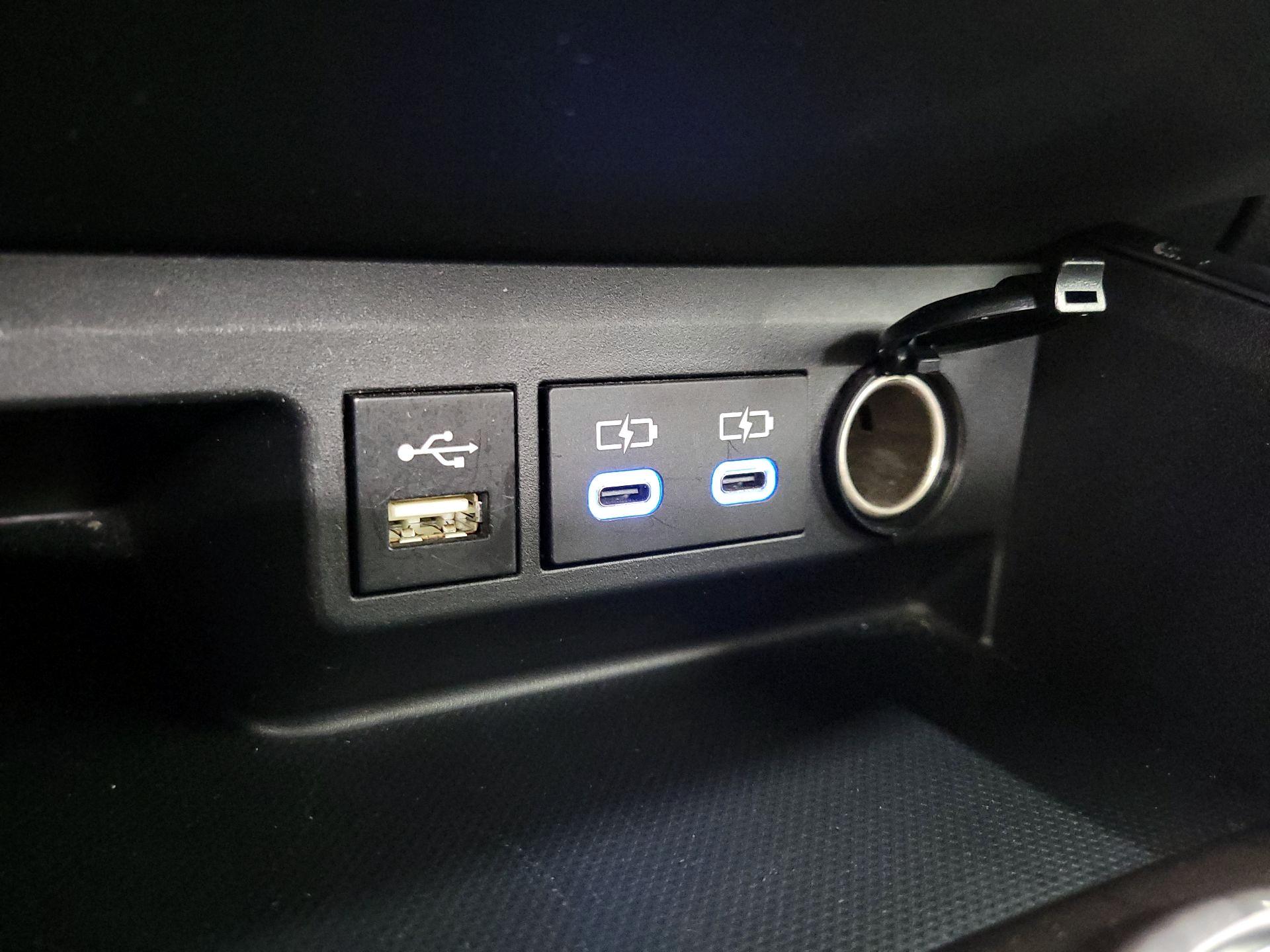 Thumbnail: 2022 Toyota Highlander - 19