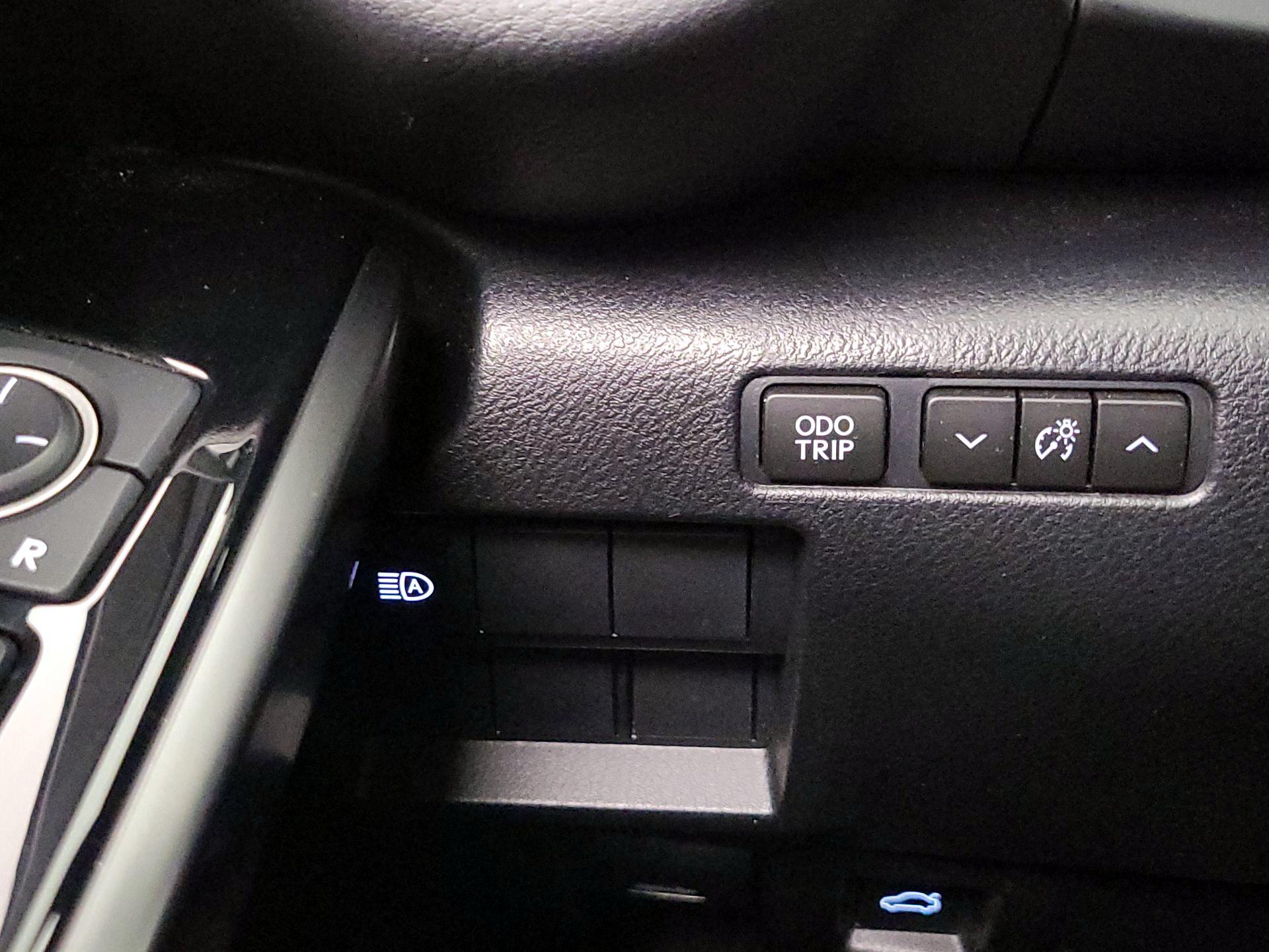 Thumbnail: 2023 Lexus IS - 13