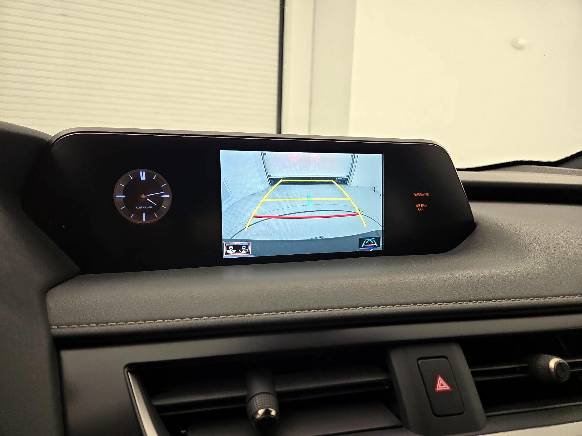 Thumbnail: 2022 Lexus UX - 14