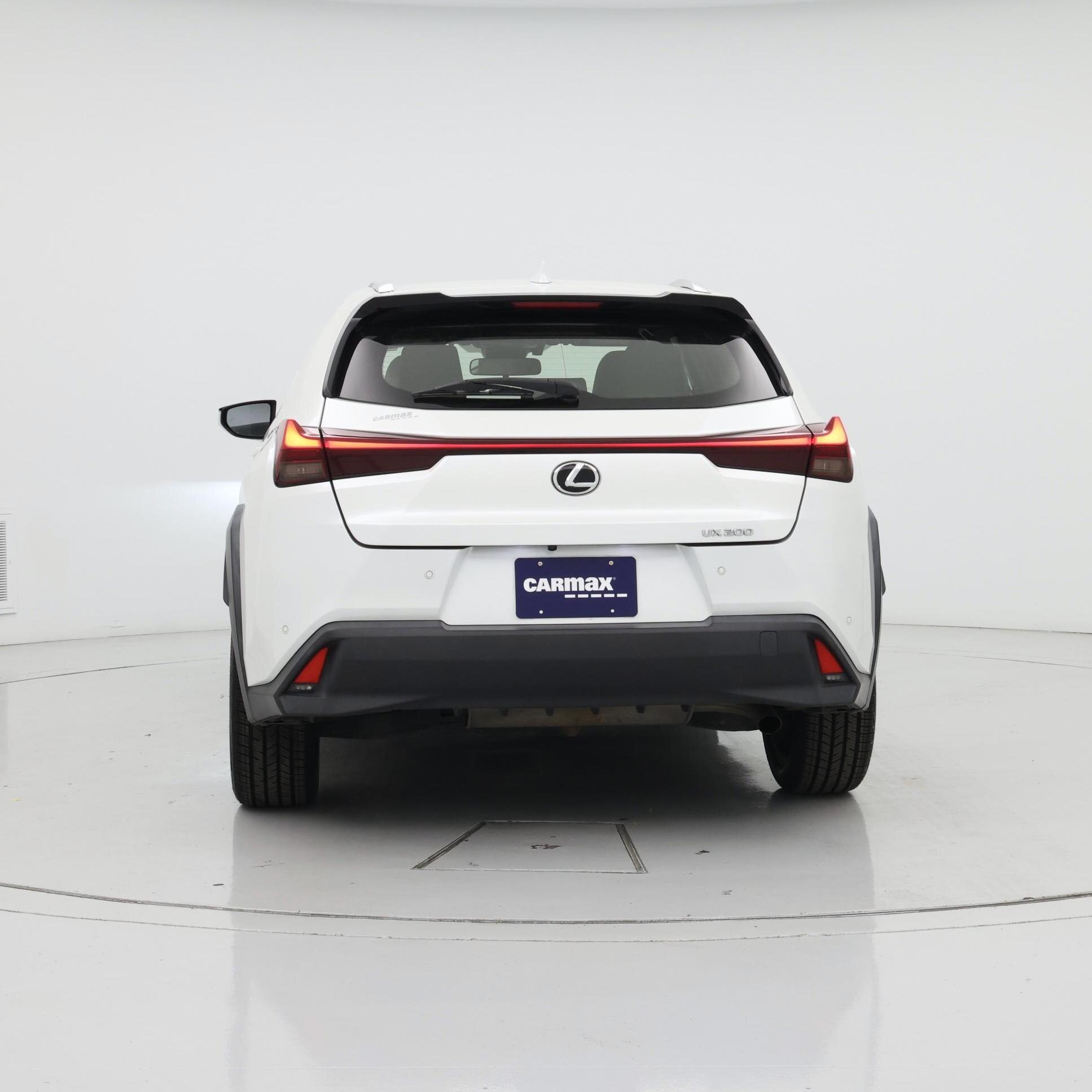 Thumbnail: 2022 Lexus UX - 6