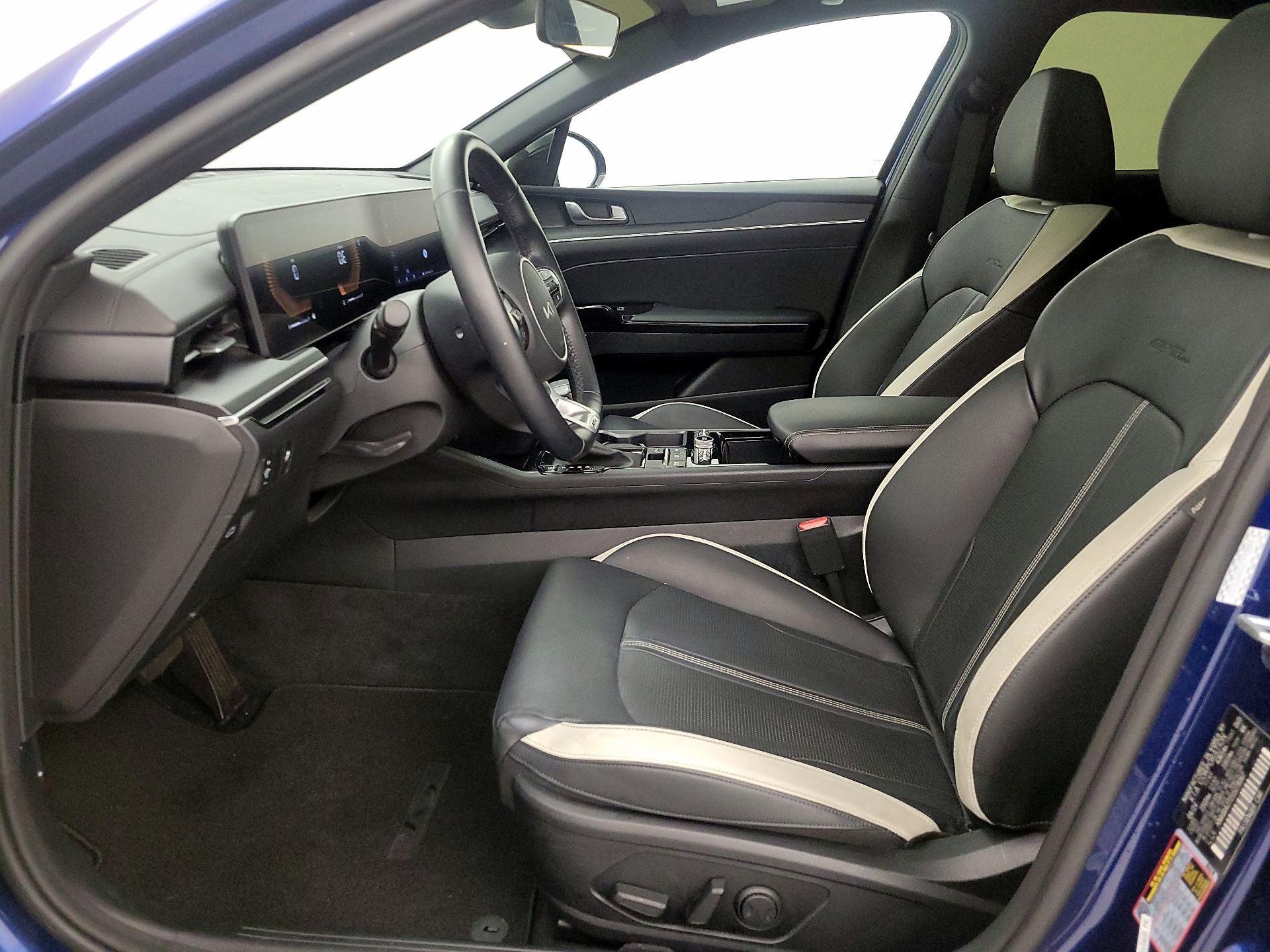 Thumbnail: 2025 Kia K5 - 11