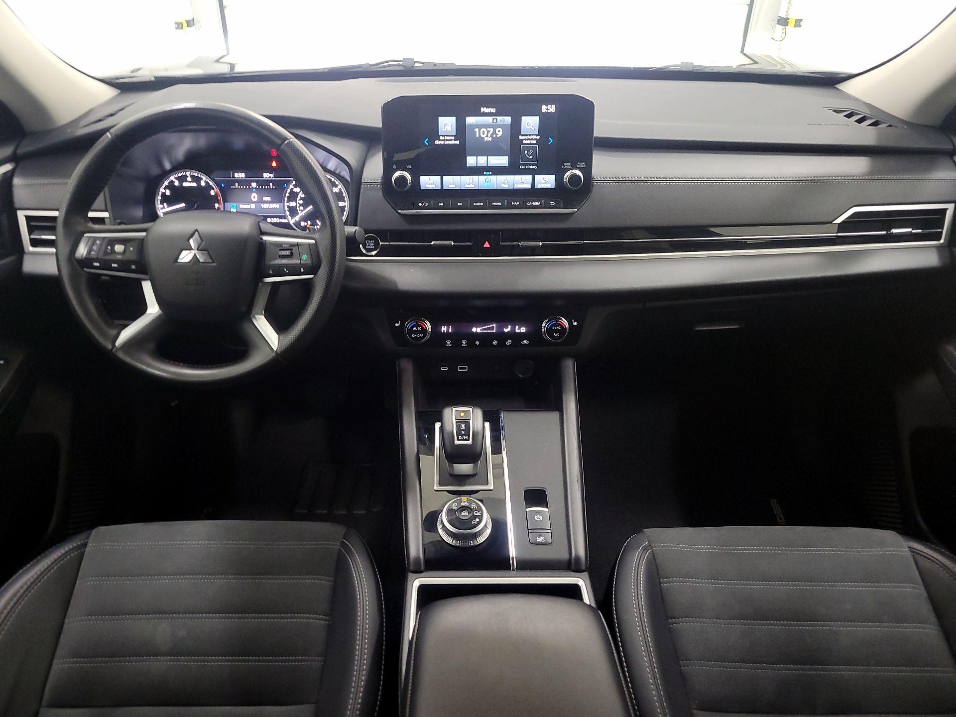 Thumbnail: 2024 Mitsubishi Outlander - 9