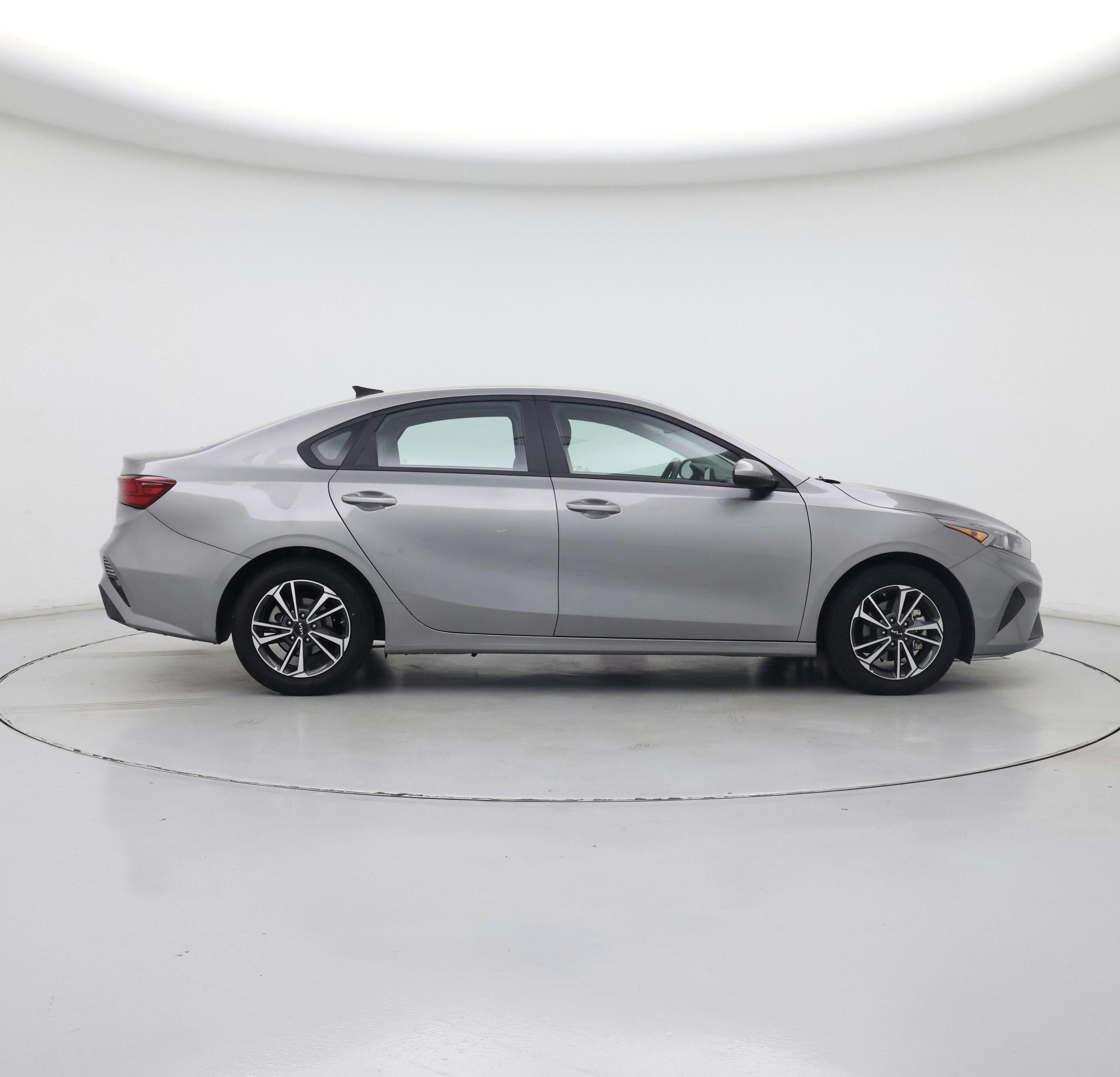 Thumbnail: 2024 Kia Forte - 7