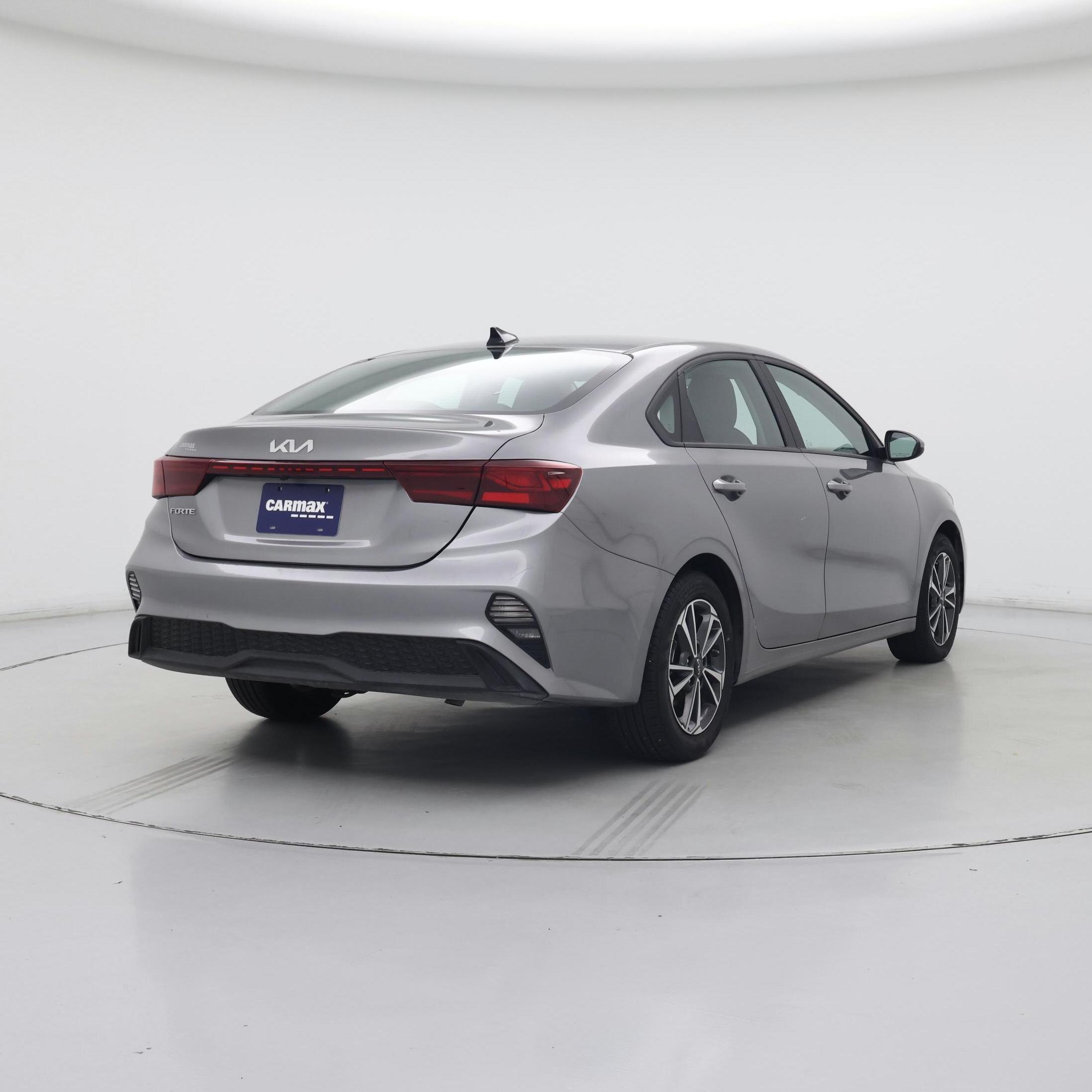 Thumbnail: 2024 Kia Forte - 8