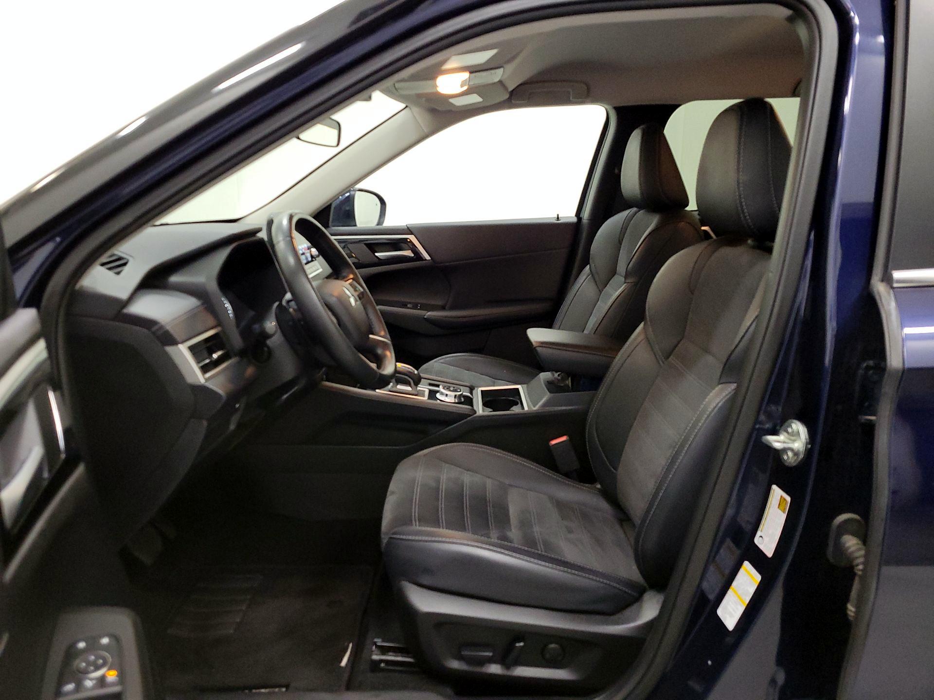 Thumbnail: 2024 Mitsubishi Outlander - 11