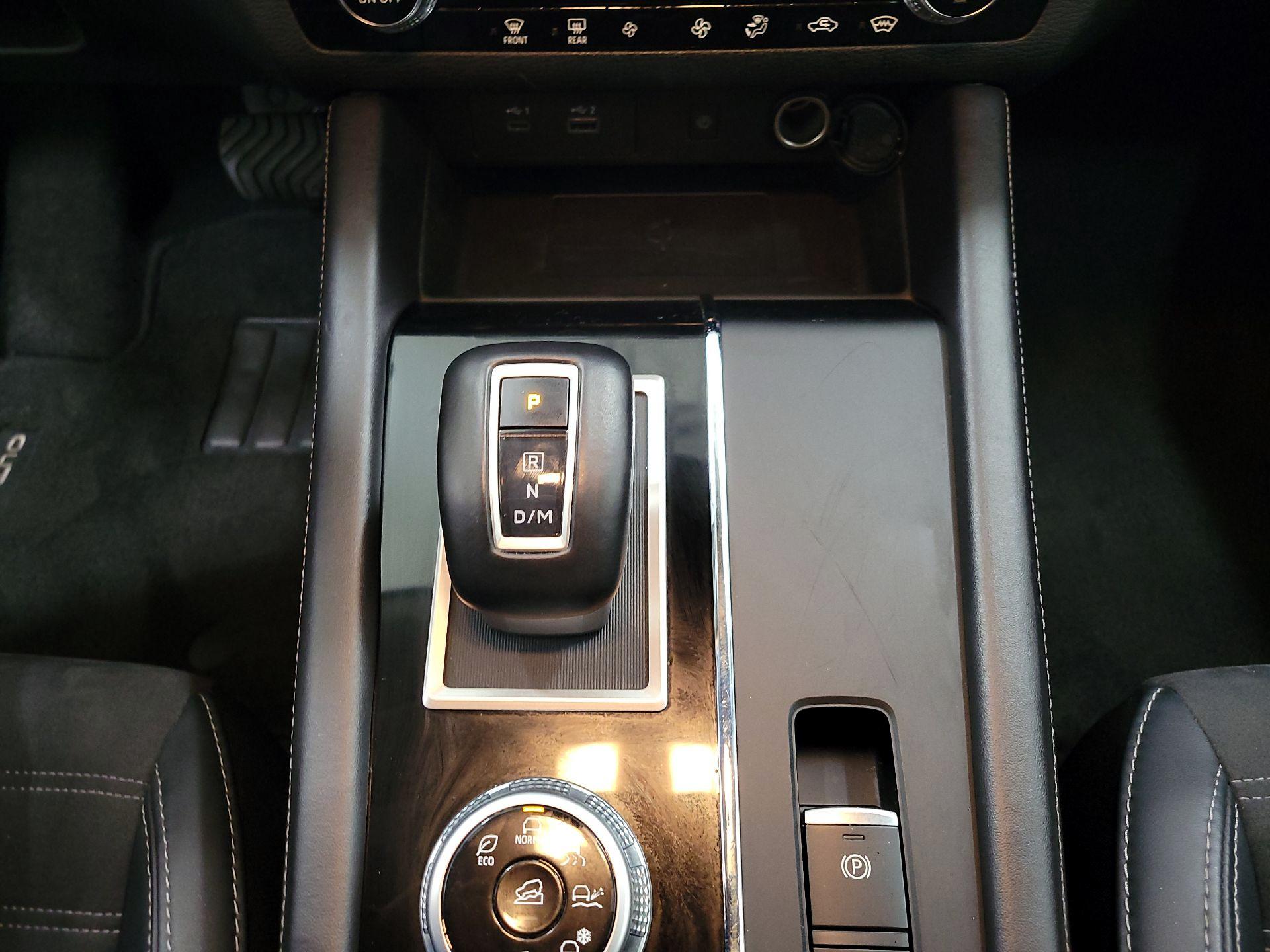 Thumbnail: 2024 Mitsubishi Outlander - 18