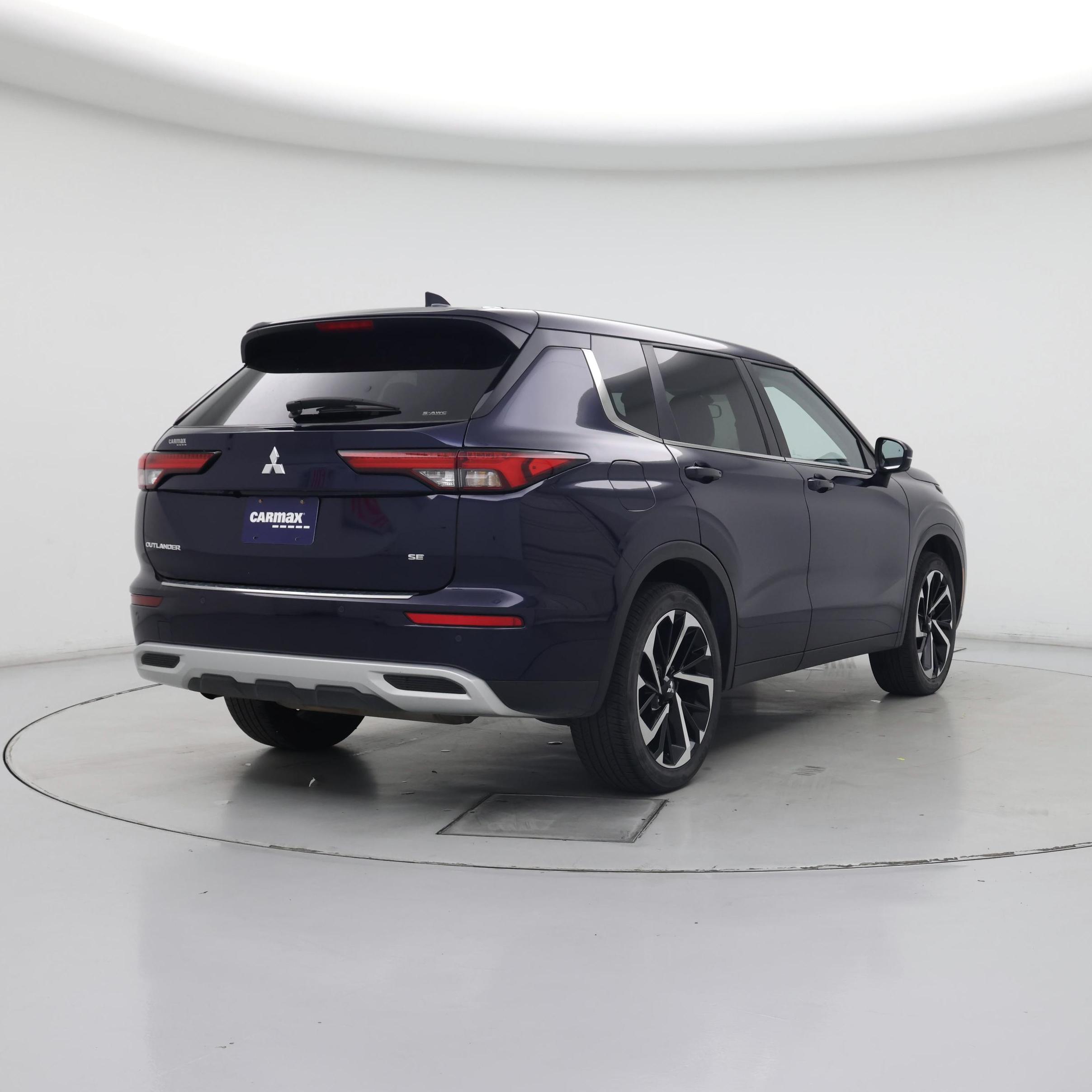 Thumbnail: 2024 Mitsubishi Outlander - 8