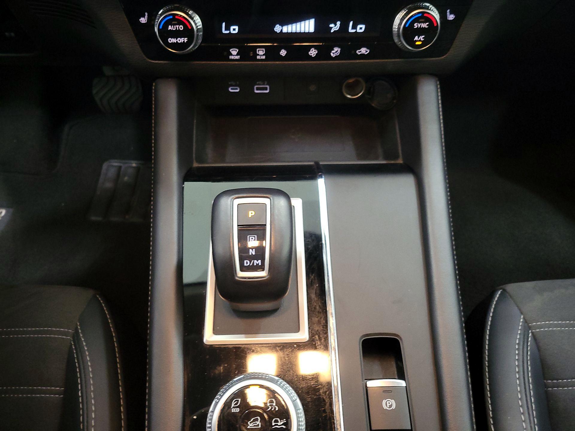 Thumbnail: 2024 Mitsubishi Outlander - 18