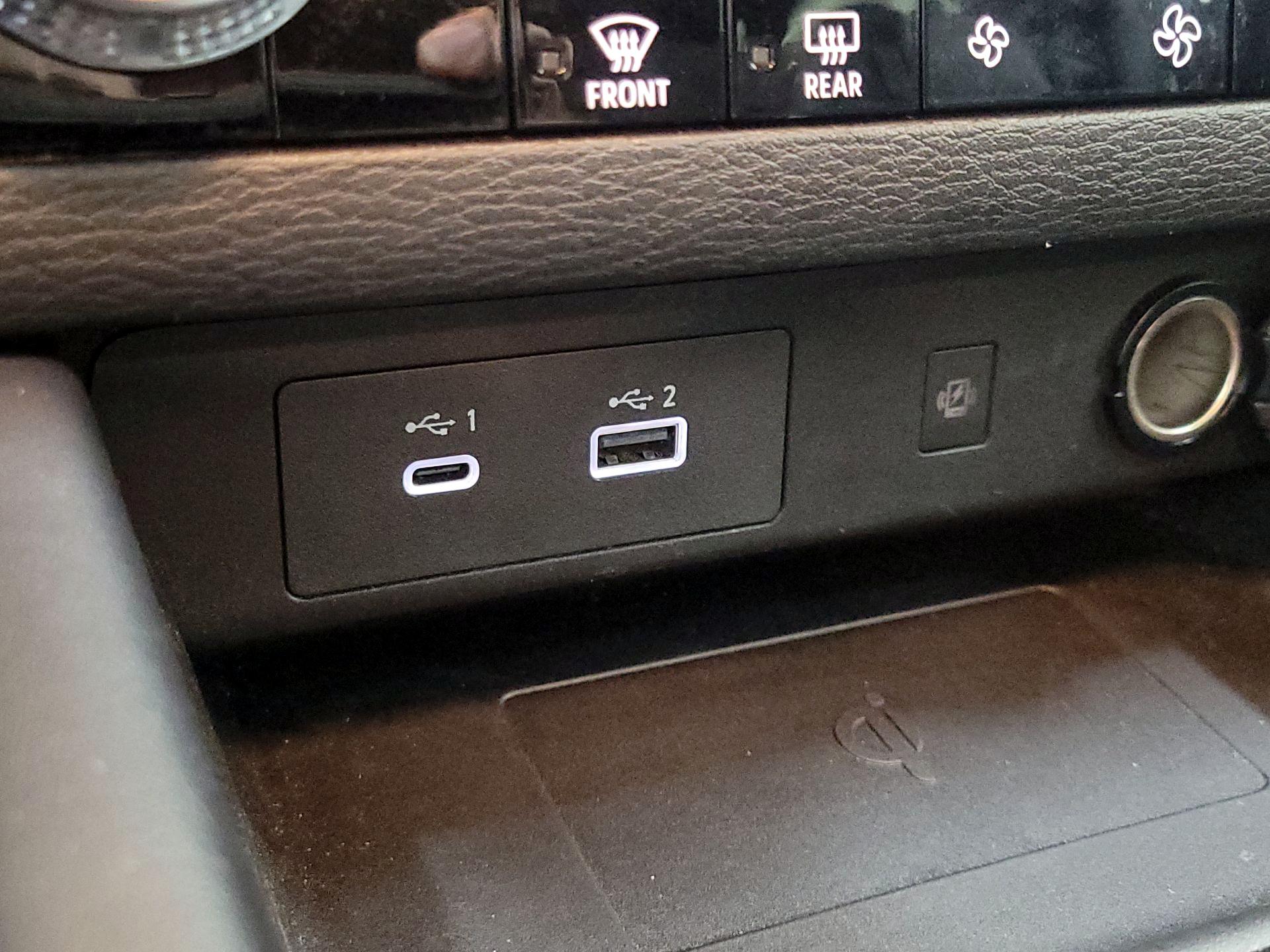 Thumbnail: 2024 Mitsubishi Outlander - 19