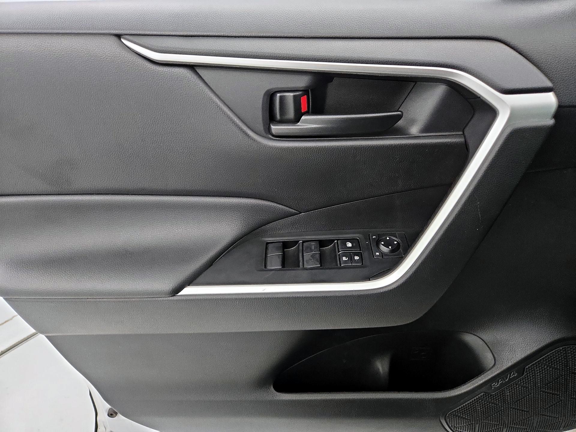 Thumbnail: 2024 Toyota RAV4 - 12