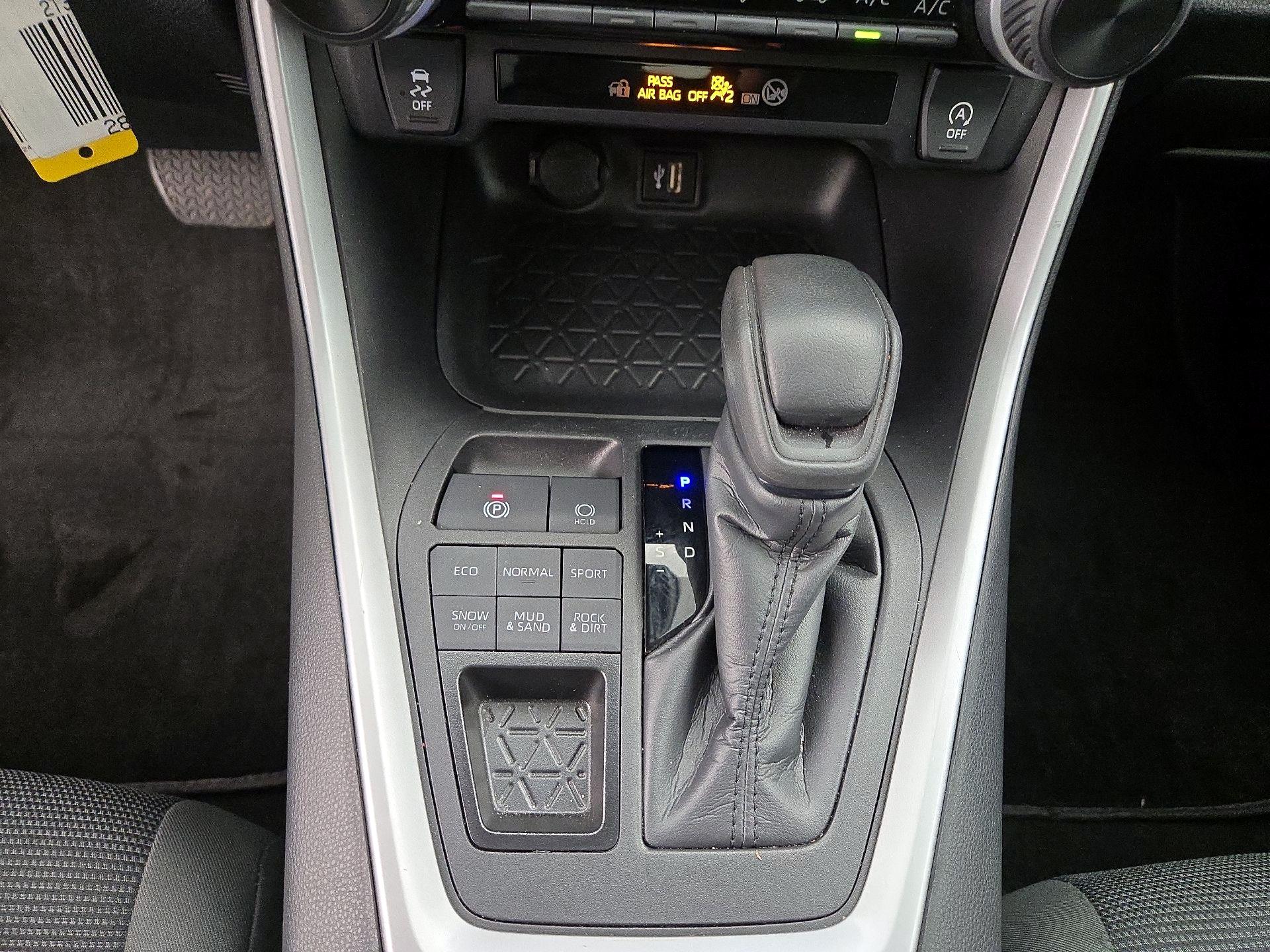 Thumbnail: 2024 Toyota RAV4 - 17