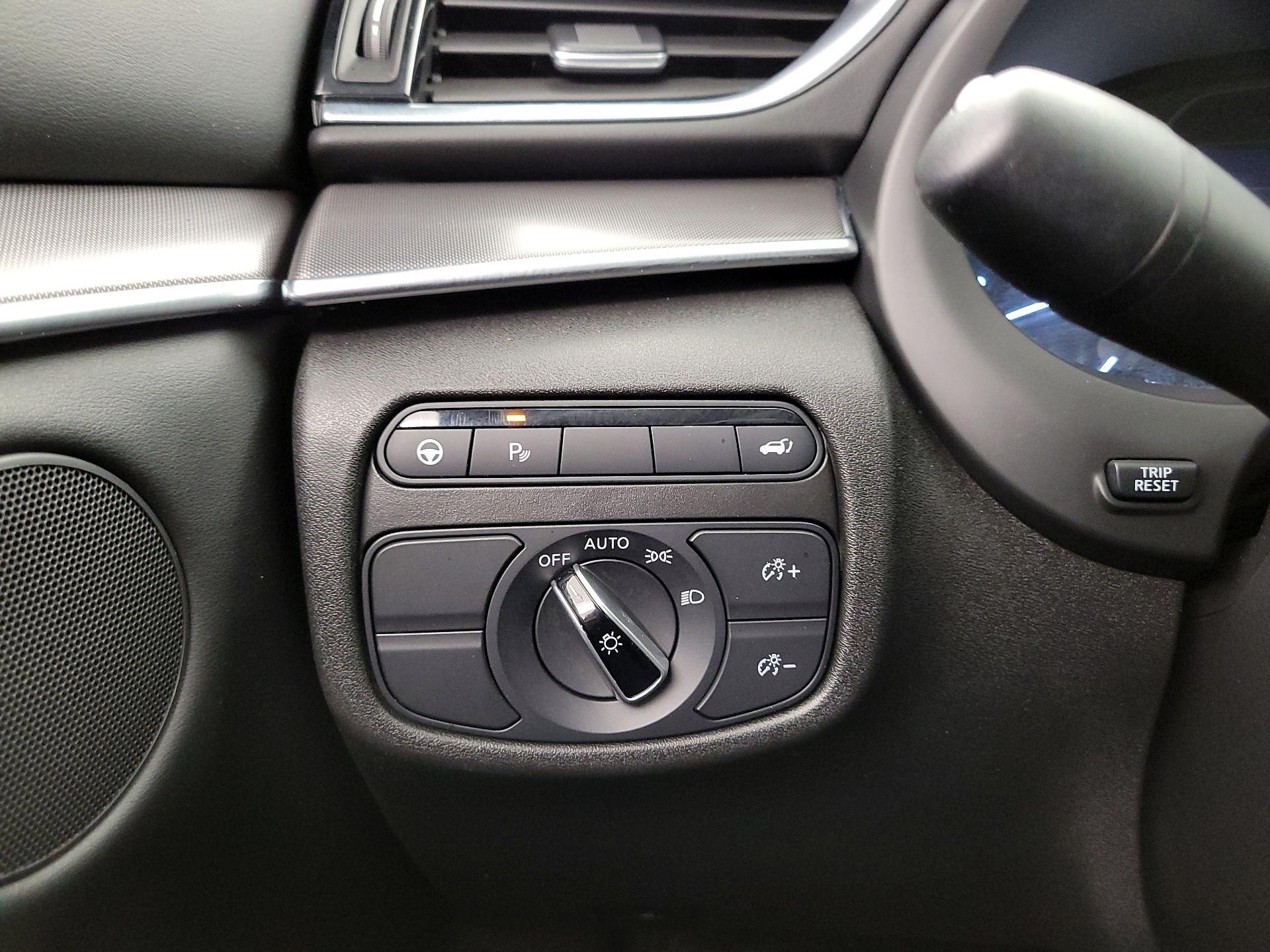 Thumbnail: 2023 INFINITI QX50 - 13