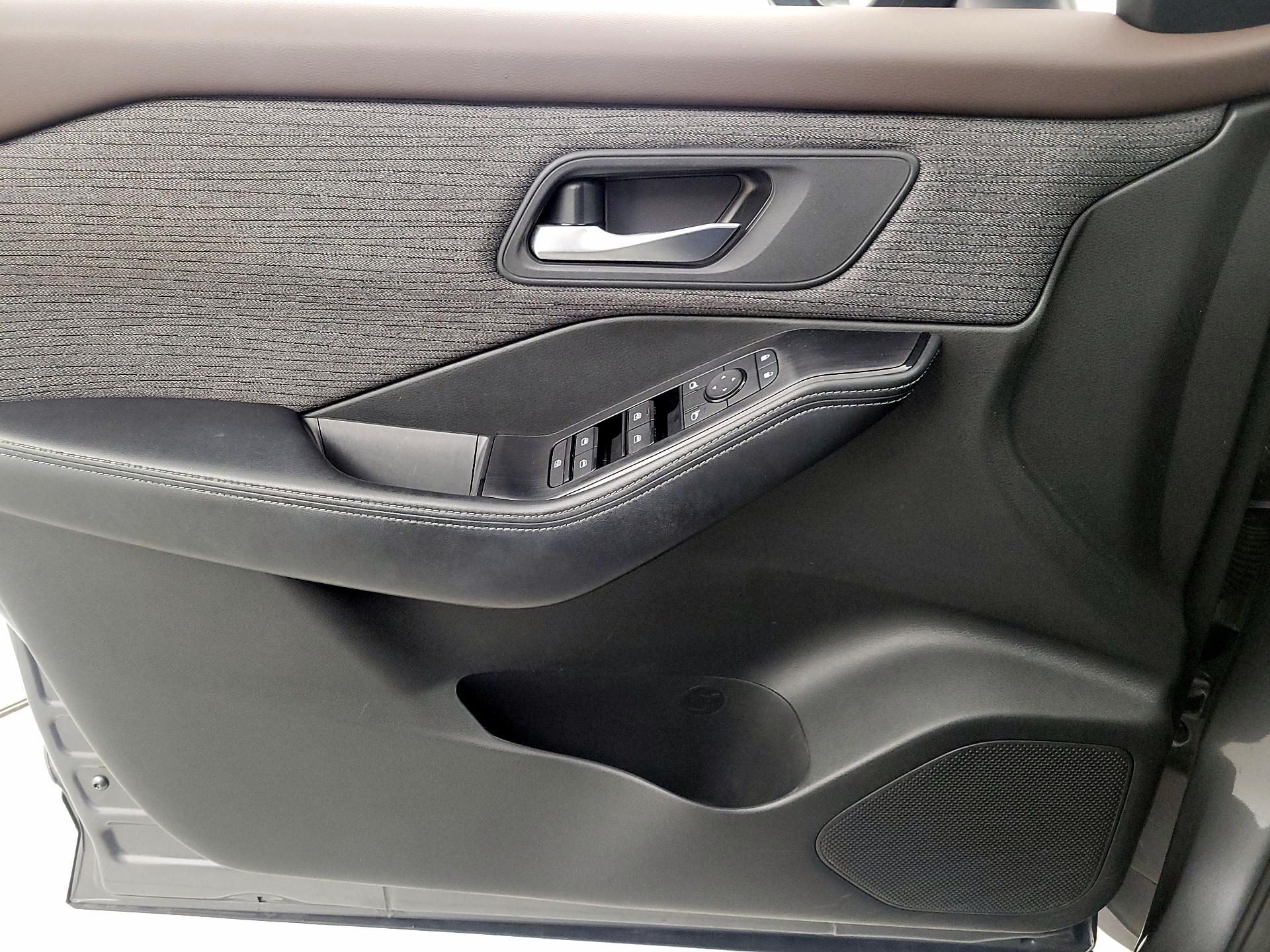 Thumbnail: 2023 Nissan Rogue - 12