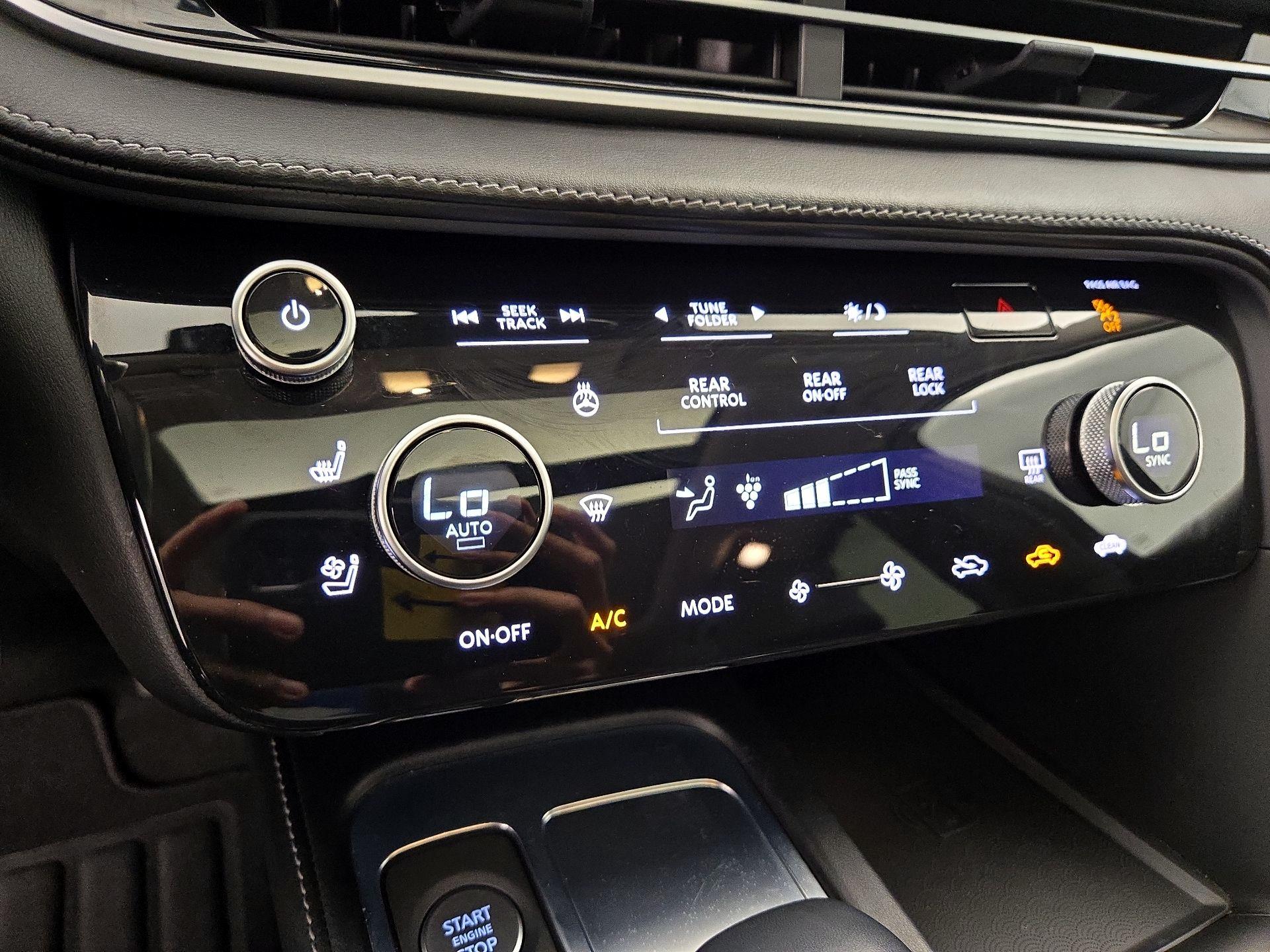 Thumbnail: 2023 INFINITI QX60 - 16