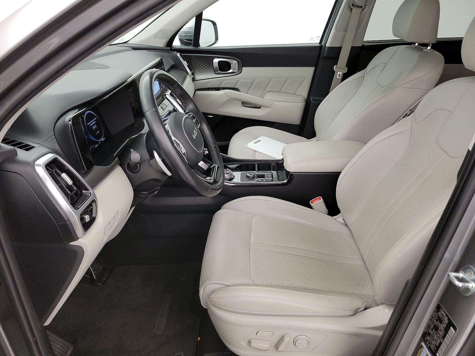 Thumbnail: 2023 Kia Sorento - 11