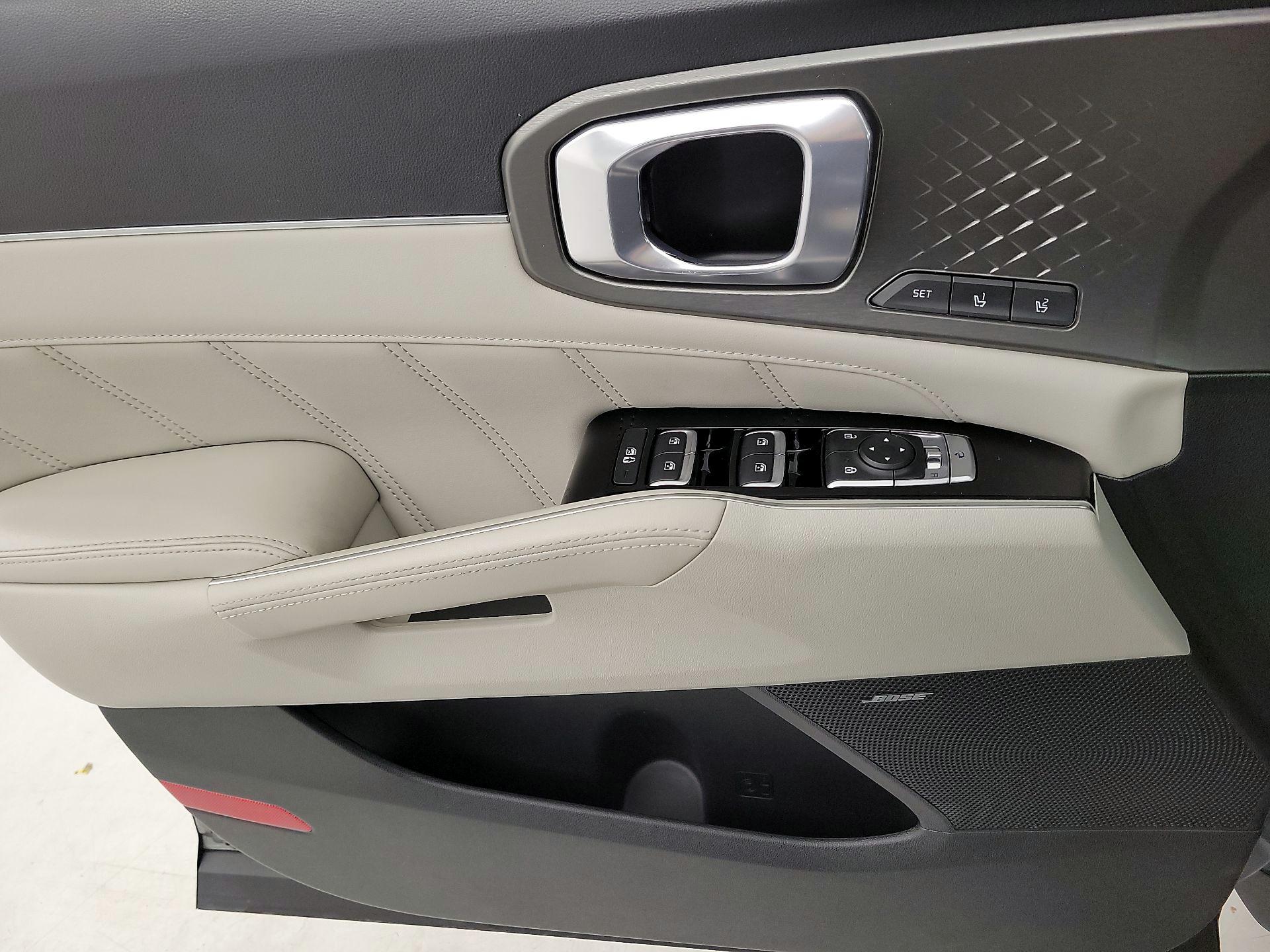 Thumbnail: 2023 Kia Sorento - 12