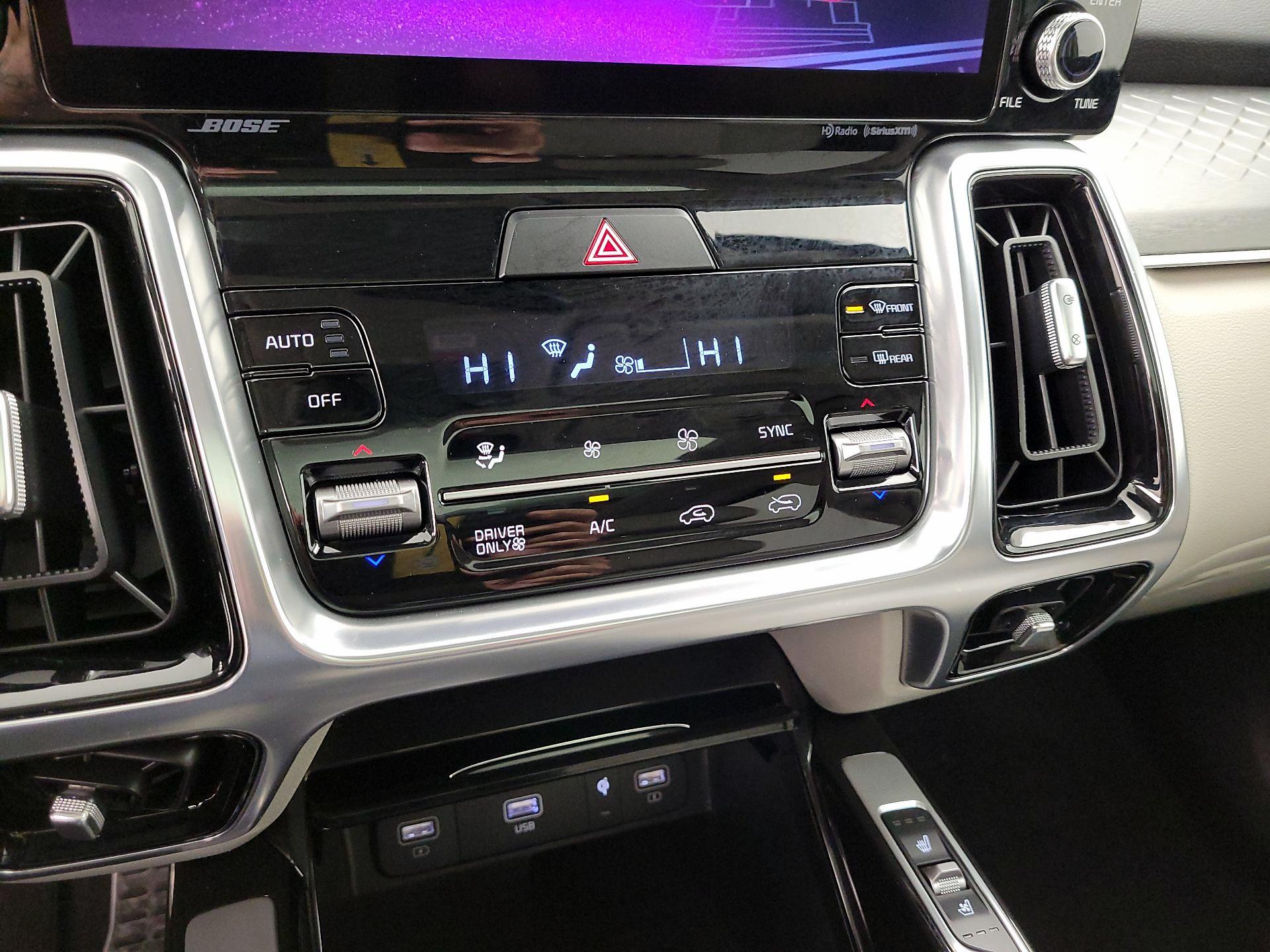 Thumbnail: 2023 Kia Sorento - 17