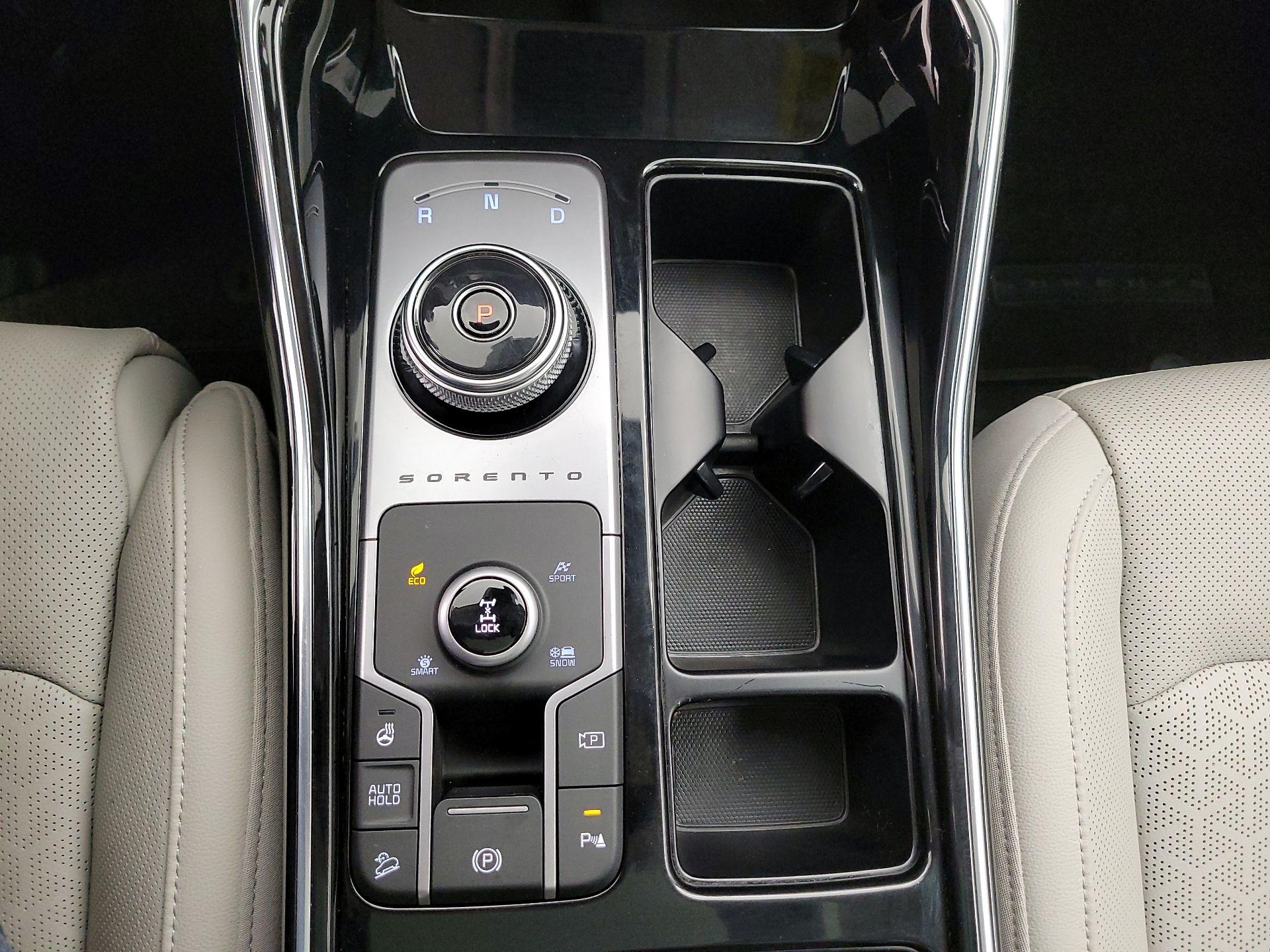 Thumbnail: 2023 Kia Sorento - 18