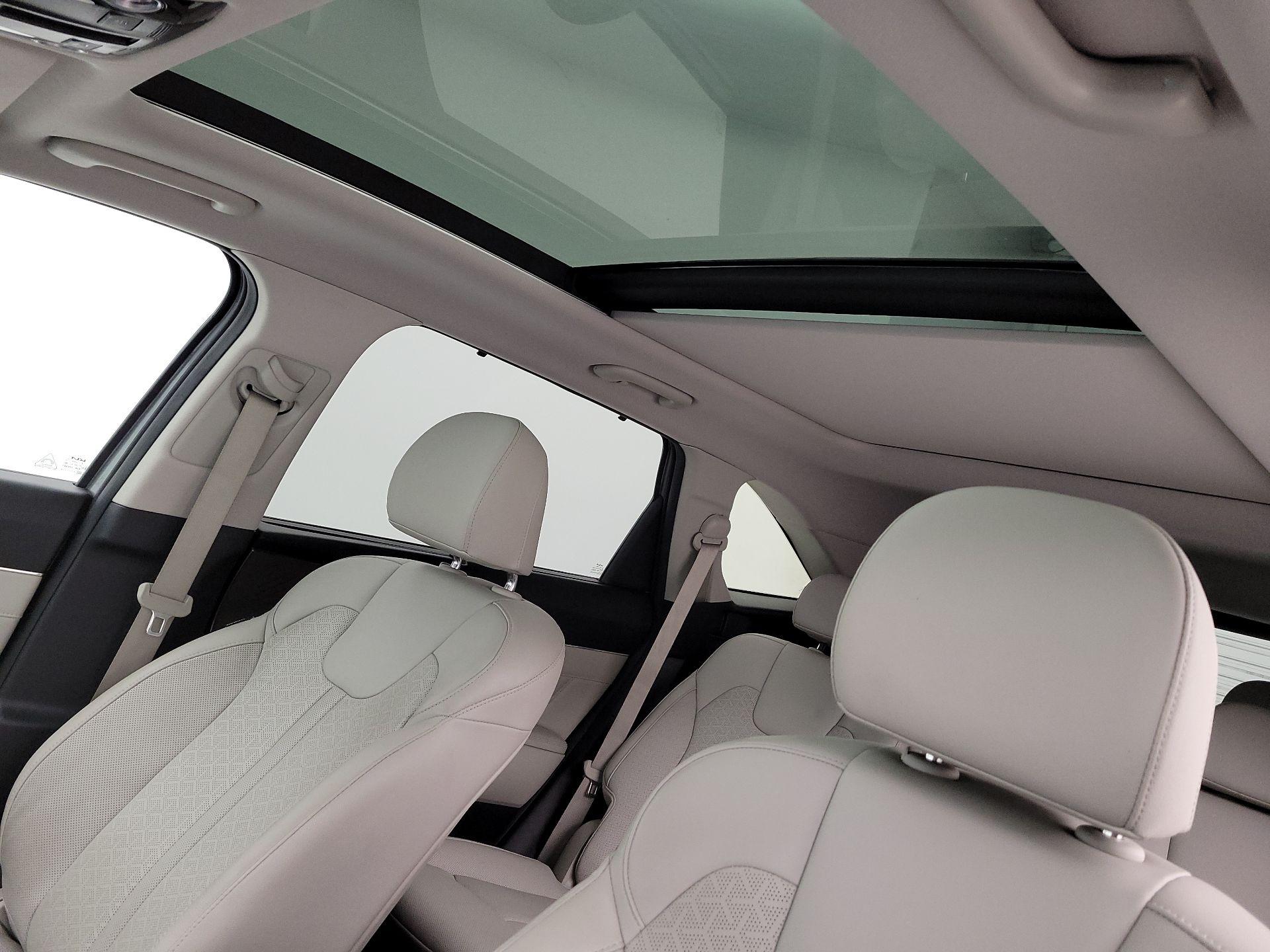 Thumbnail: 2023 Kia Sorento - 20