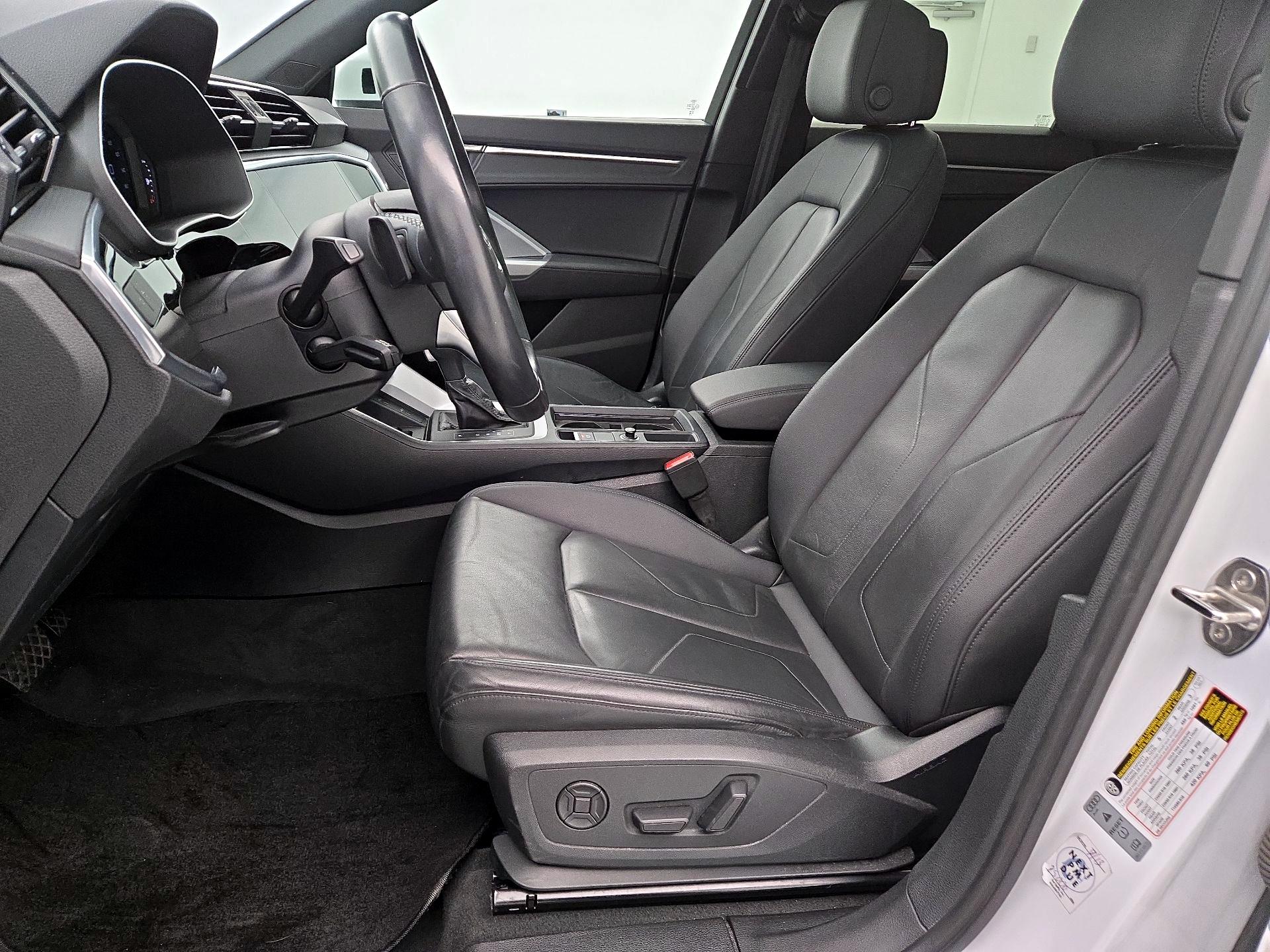 Thumbnail: 2024 Audi Q3 - 11