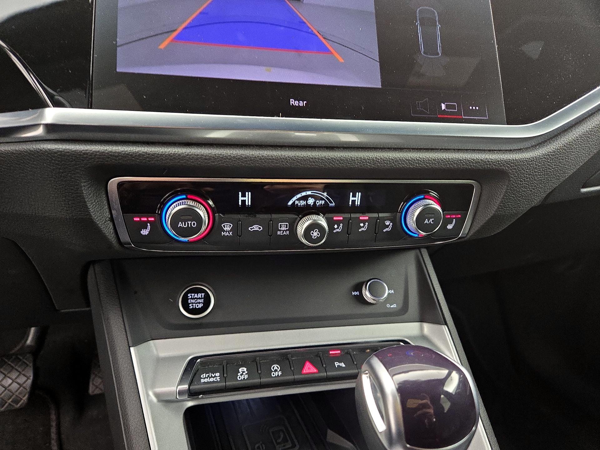 Thumbnail: 2024 Audi Q3 - 16