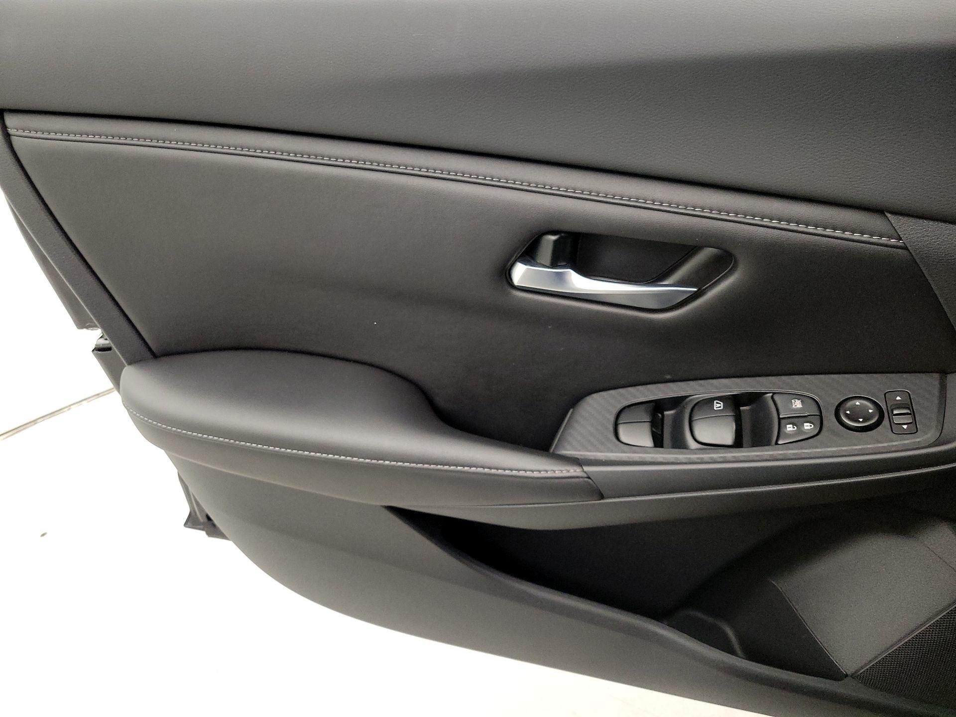 Thumbnail: 2021 Nissan Sentra - 12