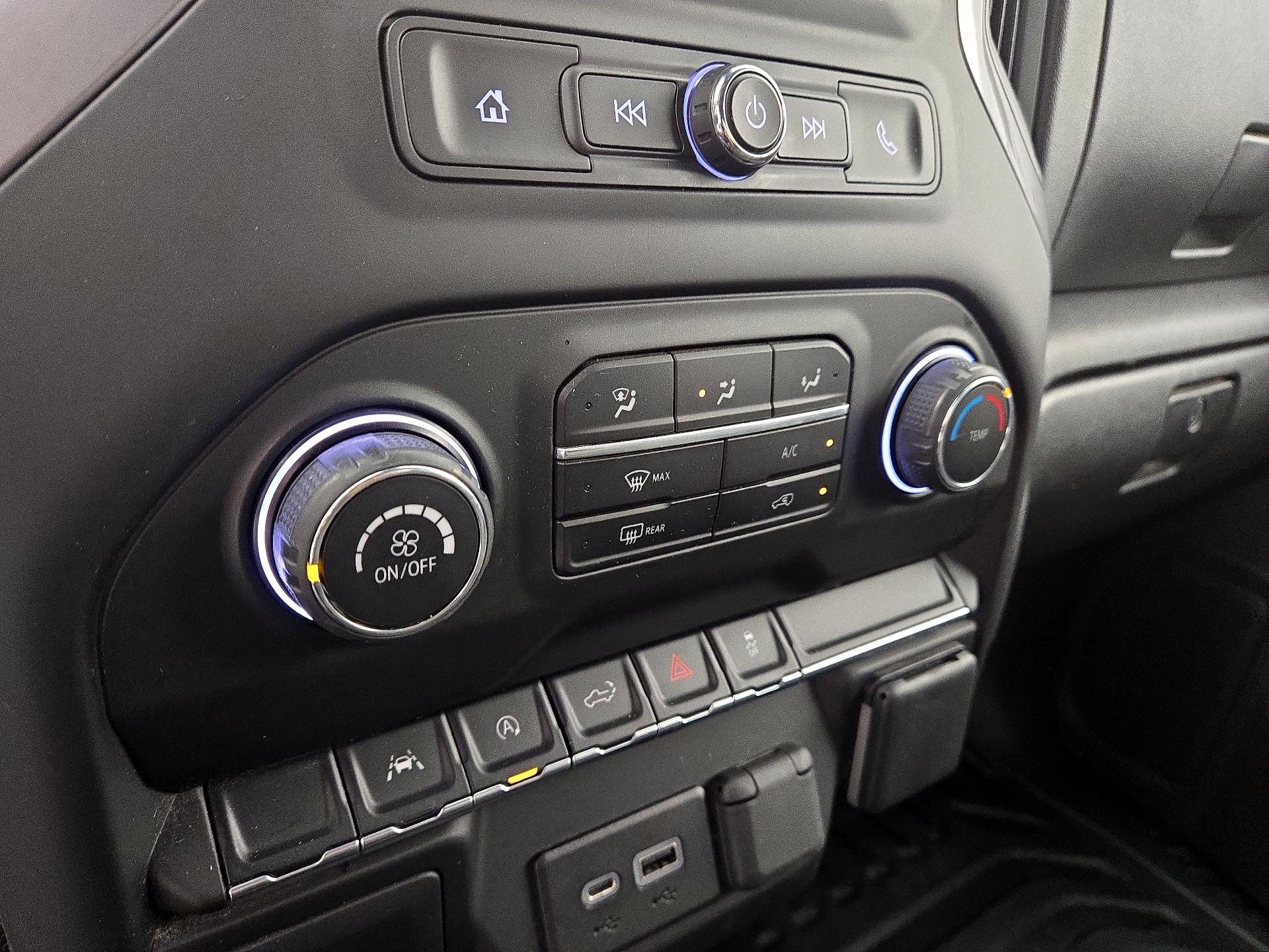 Thumbnail: 2022 Chevrolet Silverado 1500 - 16