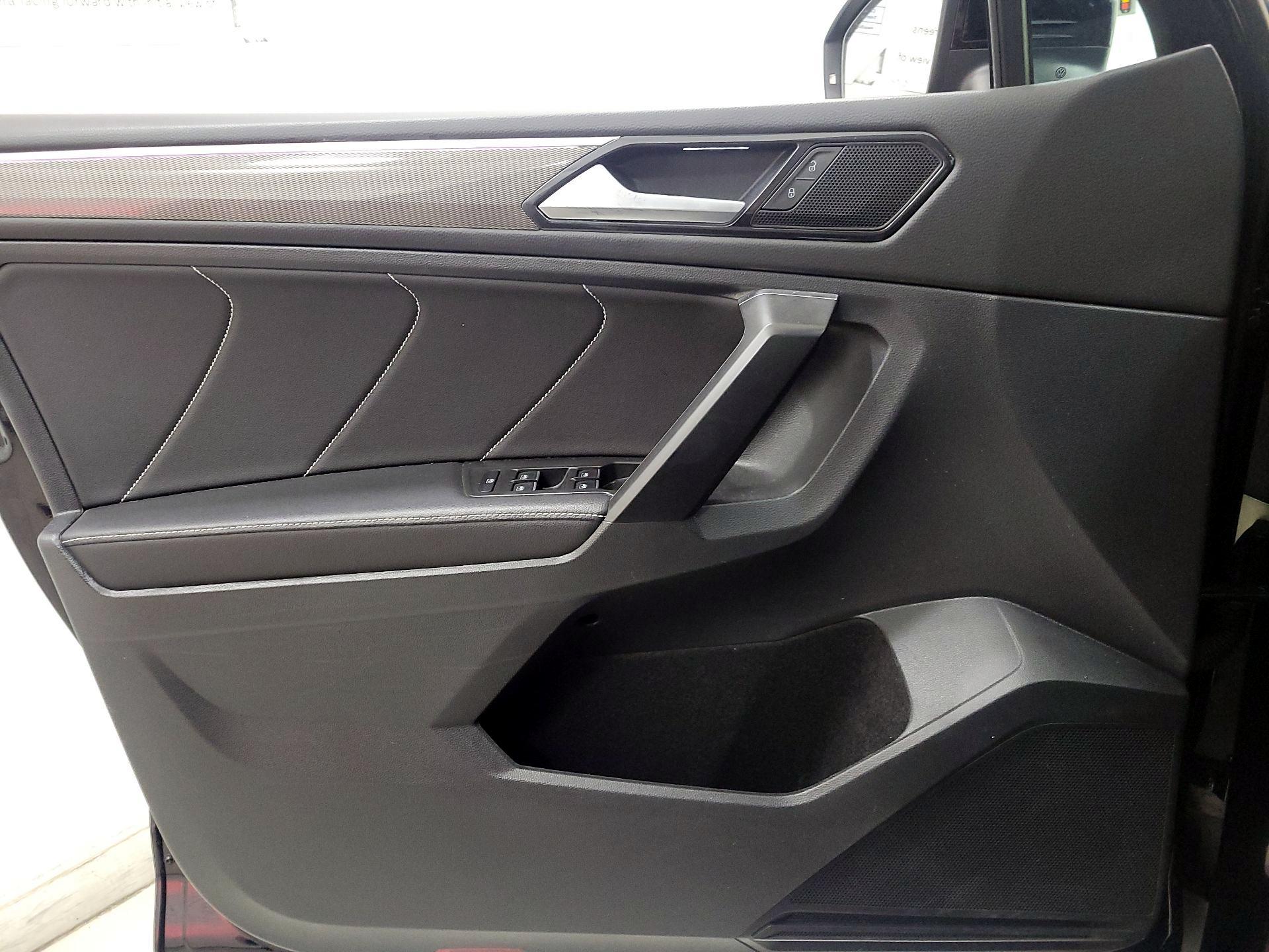 Thumbnail: 2022 Volkswagen Tiguan - 12