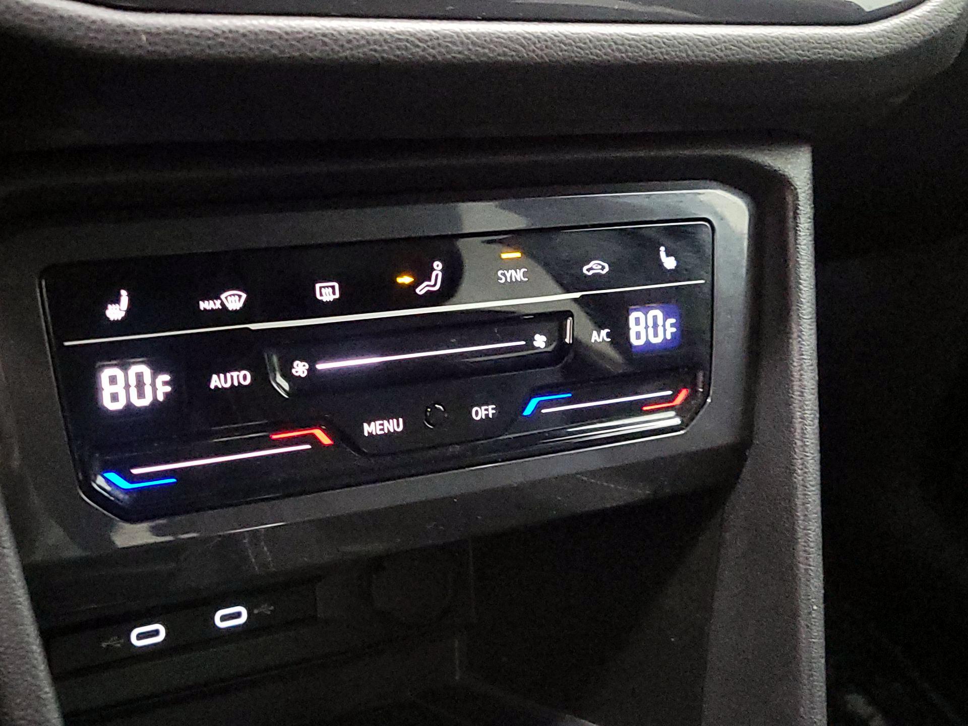 Thumbnail: 2022 Volkswagen Tiguan - 16