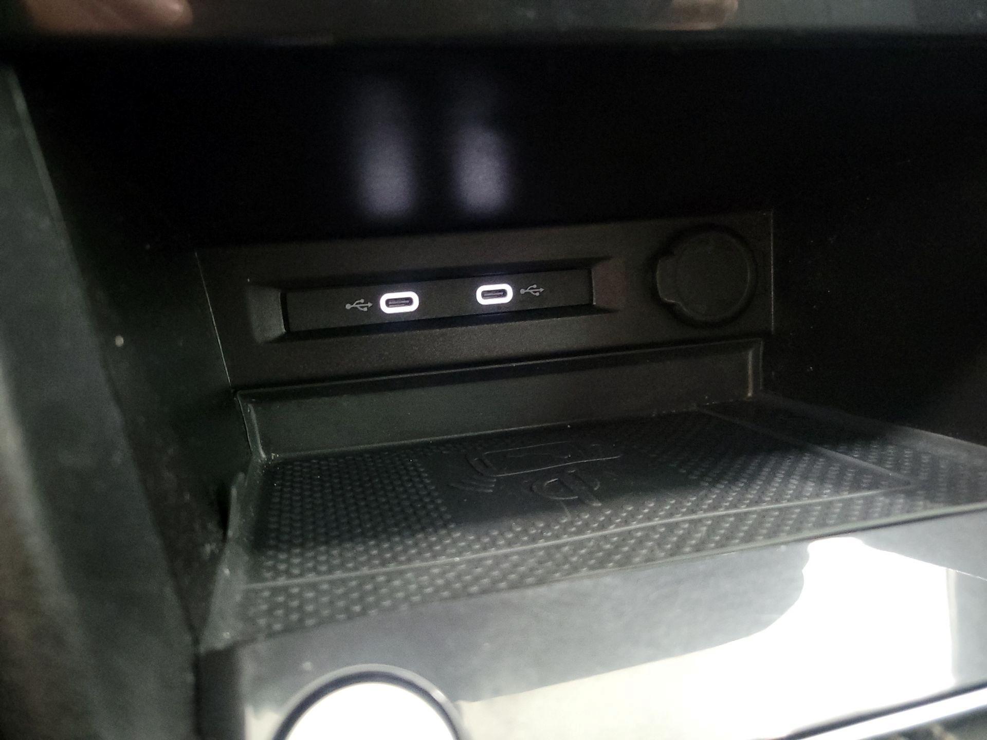 Thumbnail: 2022 Volkswagen Tiguan - 18