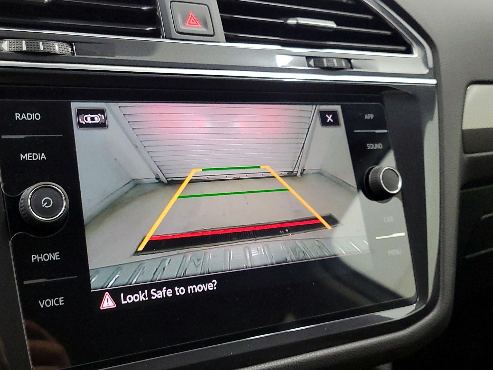 Thumbnail: 2023 Volkswagen Tiguan - 14