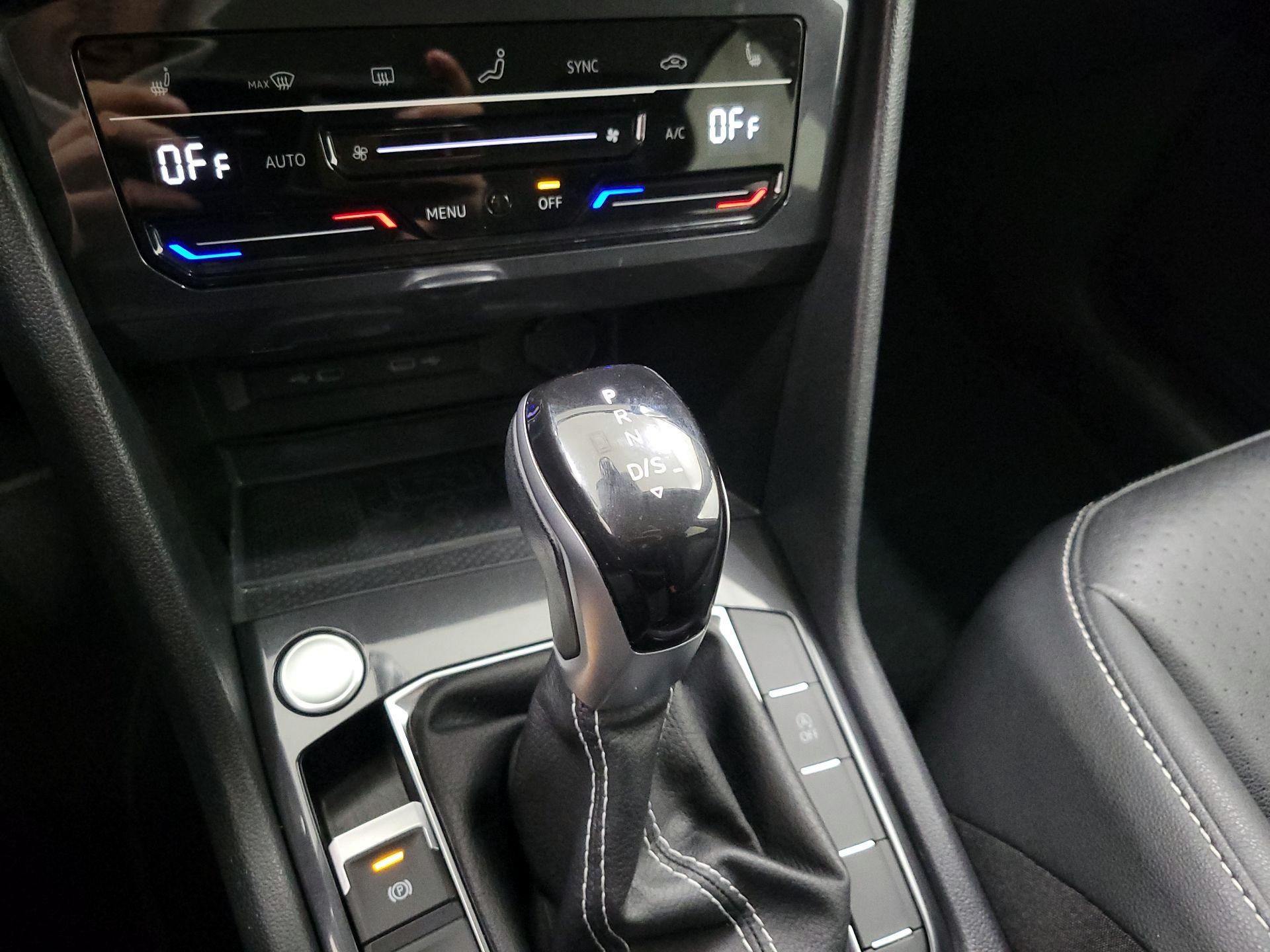 Thumbnail: 2023 Volkswagen Tiguan - 17