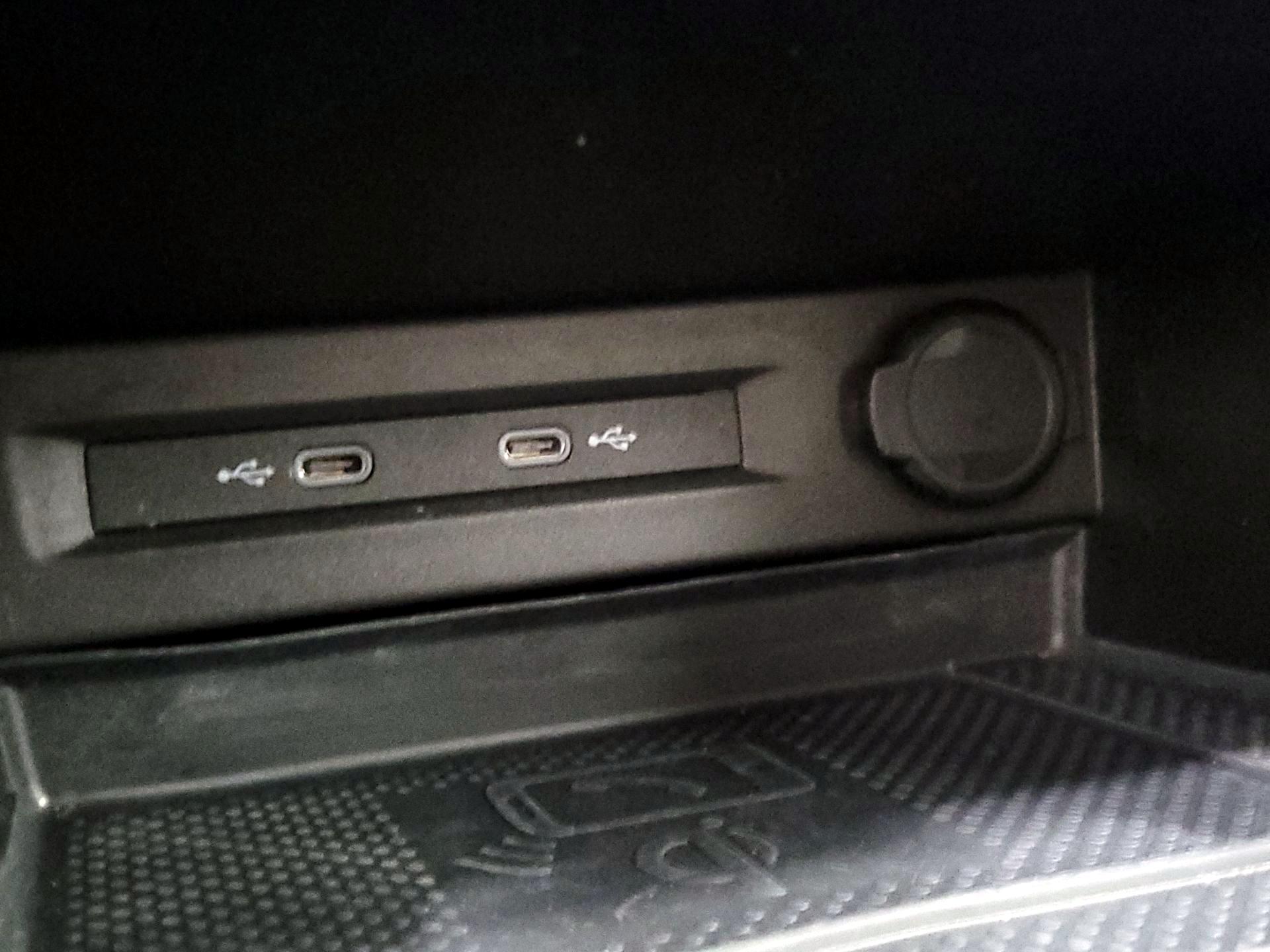 Thumbnail: 2023 Volkswagen Tiguan - 18