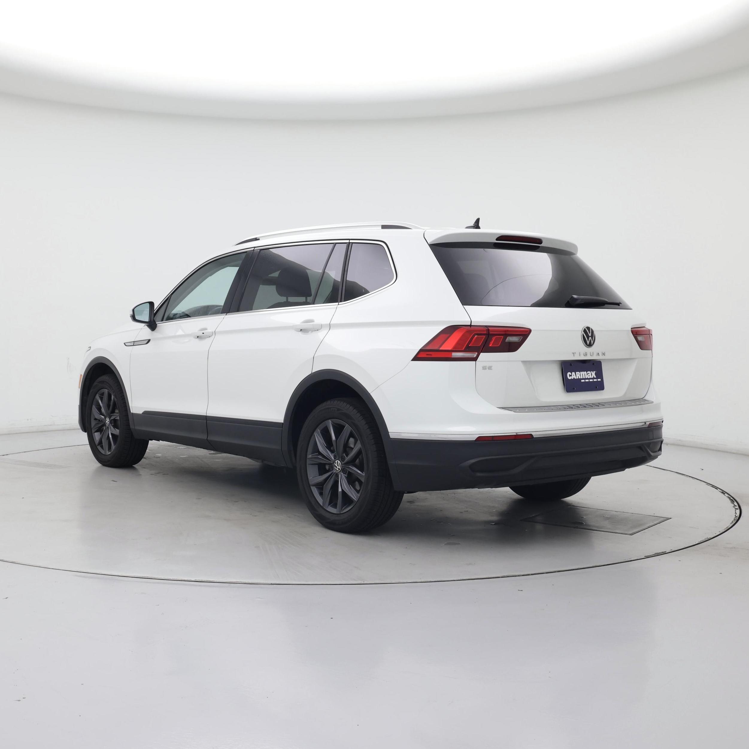 Thumbnail: 2023 Volkswagen Tiguan - 2
