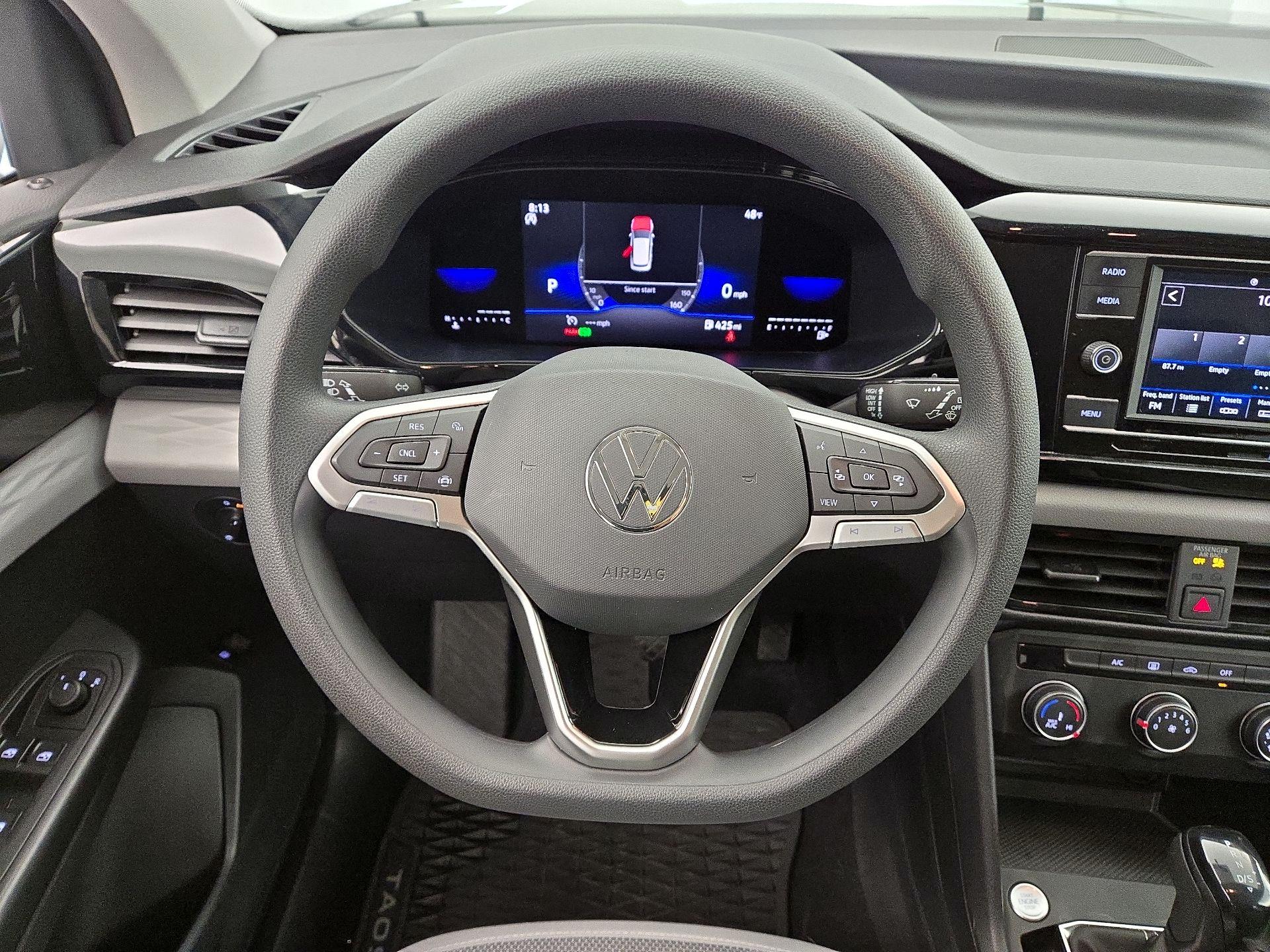 Thumbnail: 2022 Volkswagen Taos - 10