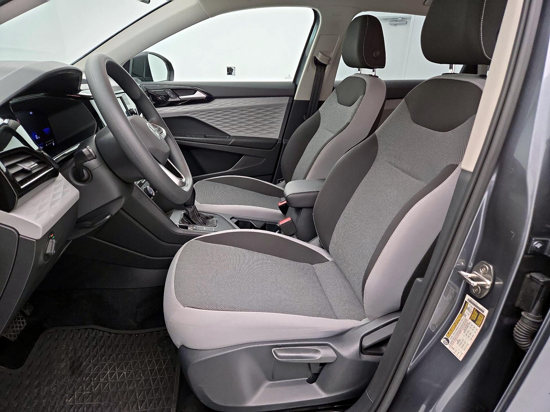 Thumbnail: 2022 Volkswagen Taos - 11