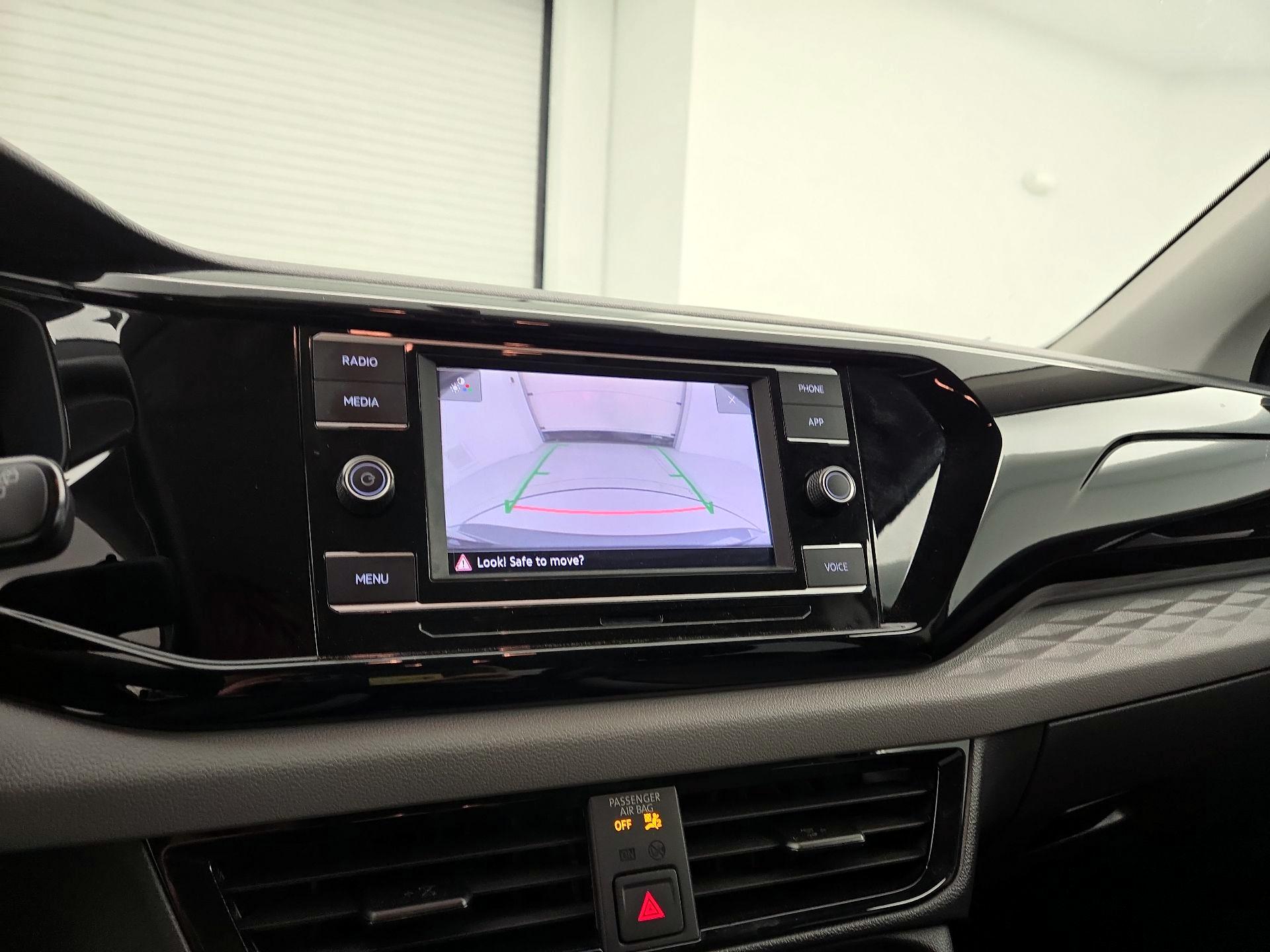 Thumbnail: 2022 Volkswagen Taos - 14