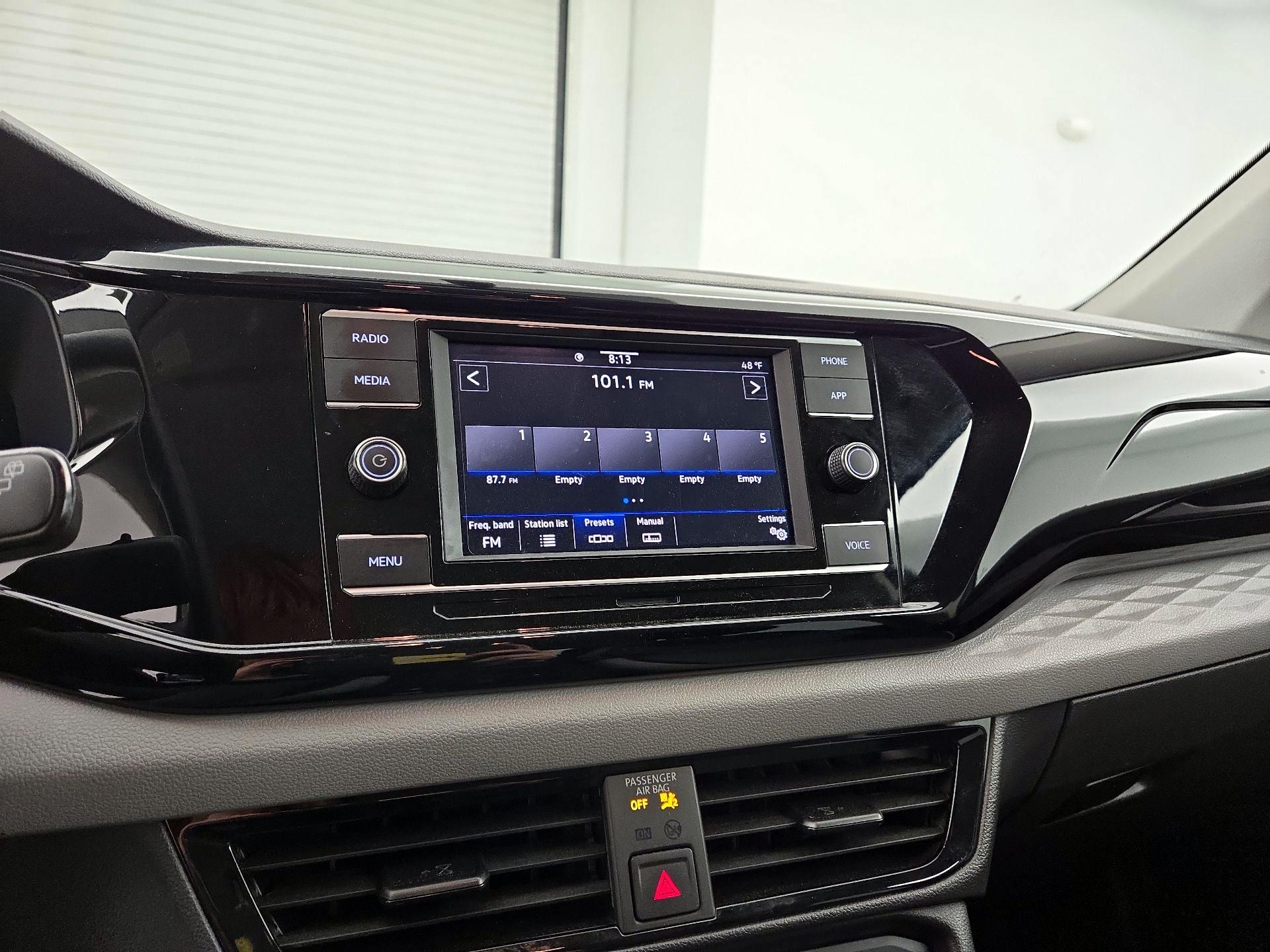 Thumbnail: 2022 Volkswagen Taos - 15