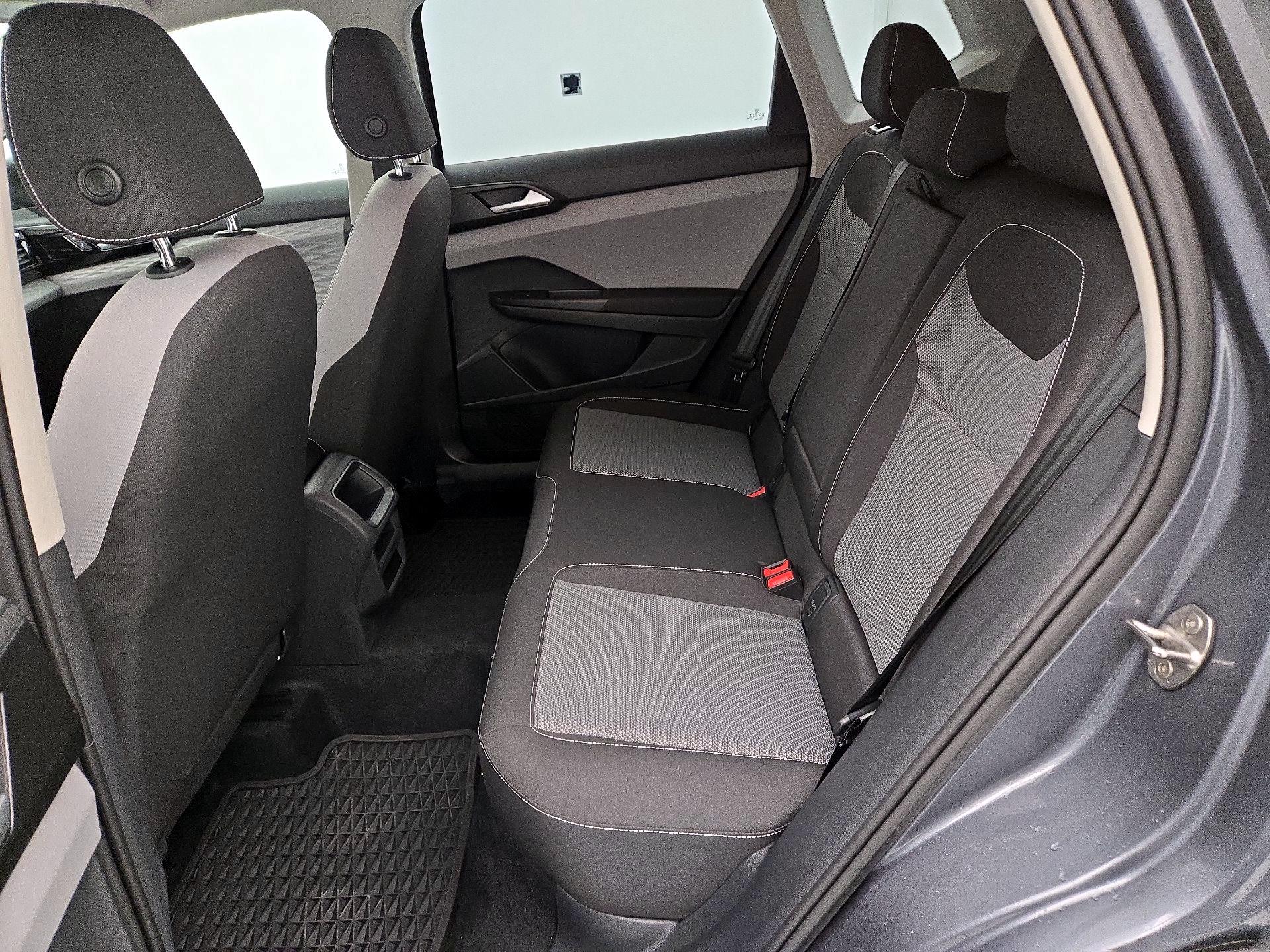 Thumbnail: 2022 Volkswagen Taos - 19