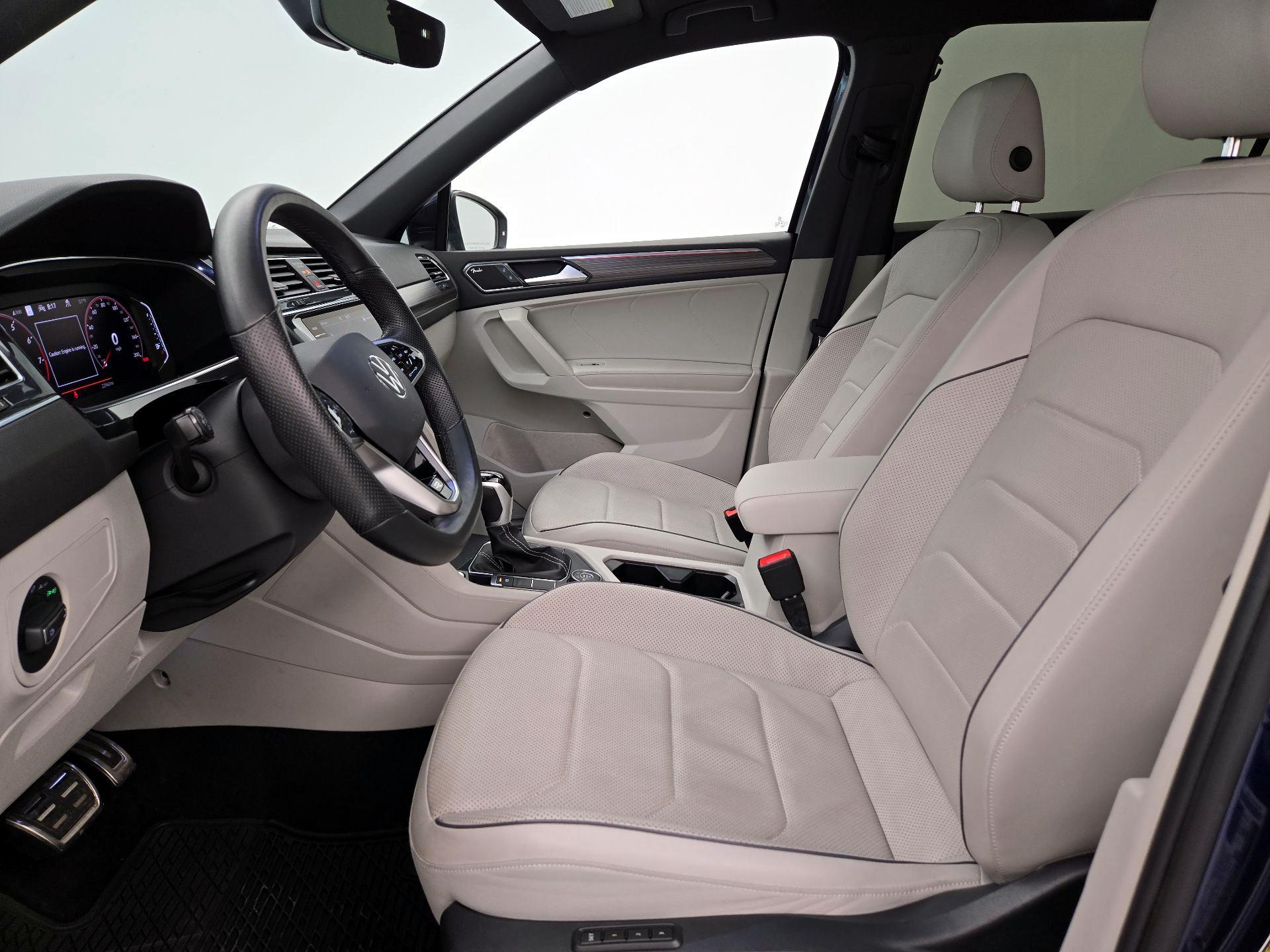 Thumbnail: 2022 Volkswagen Tiguan - 11