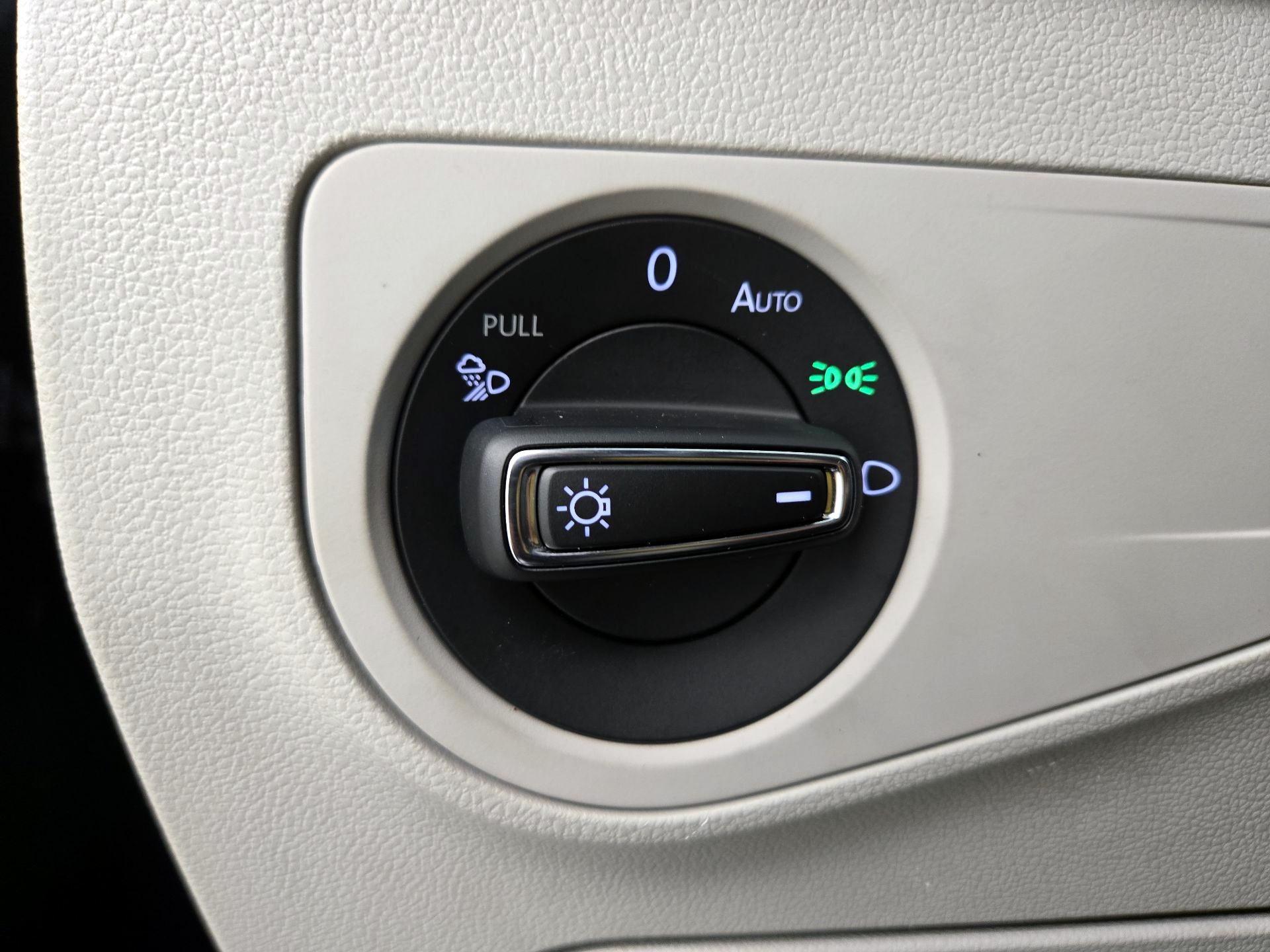 Thumbnail: 2022 Volkswagen Tiguan - 13