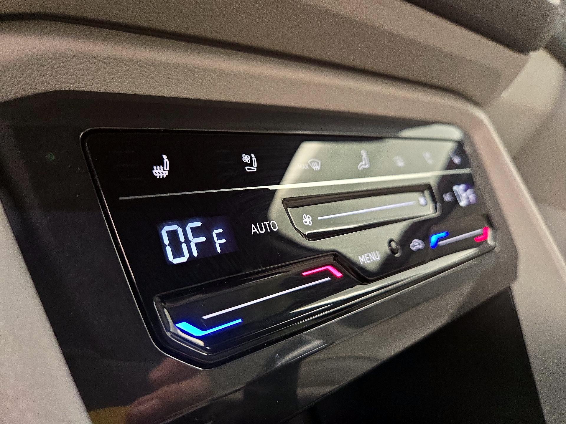 Thumbnail: 2022 Volkswagen Tiguan - 17